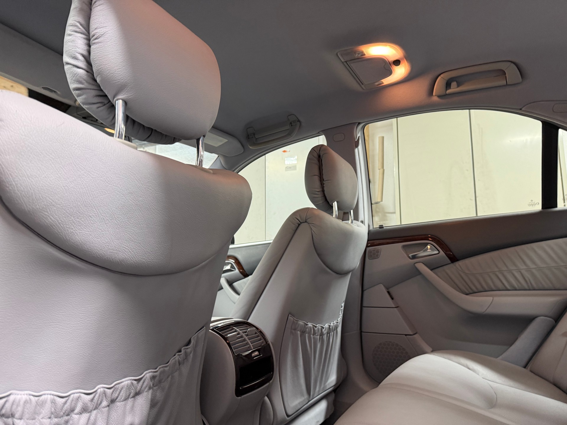 MERCEDES-BENZ S 320-image-16