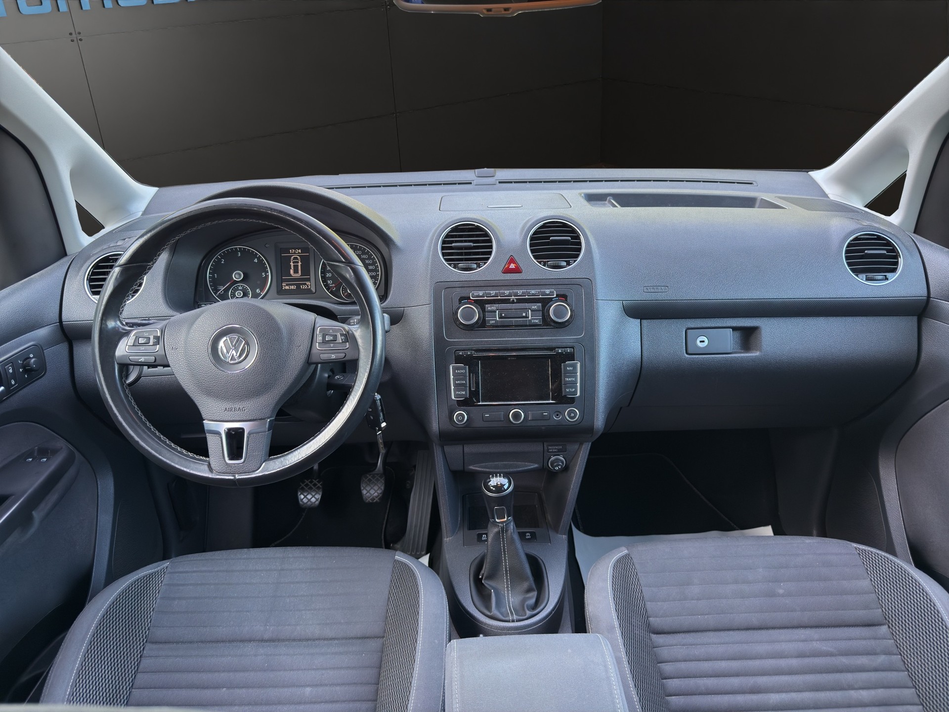 VW Caddy Maxi 1.6 TDI CR Blue Motion Family 7Plätzer-image-3