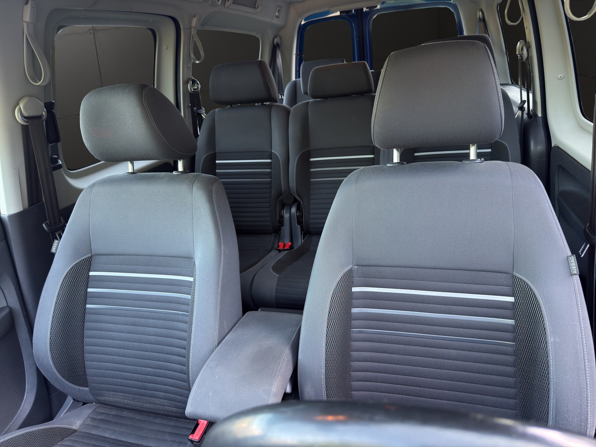 VW Caddy Maxi 1.6 TDI CR Blue Motion Family 7Plätzer-image-13