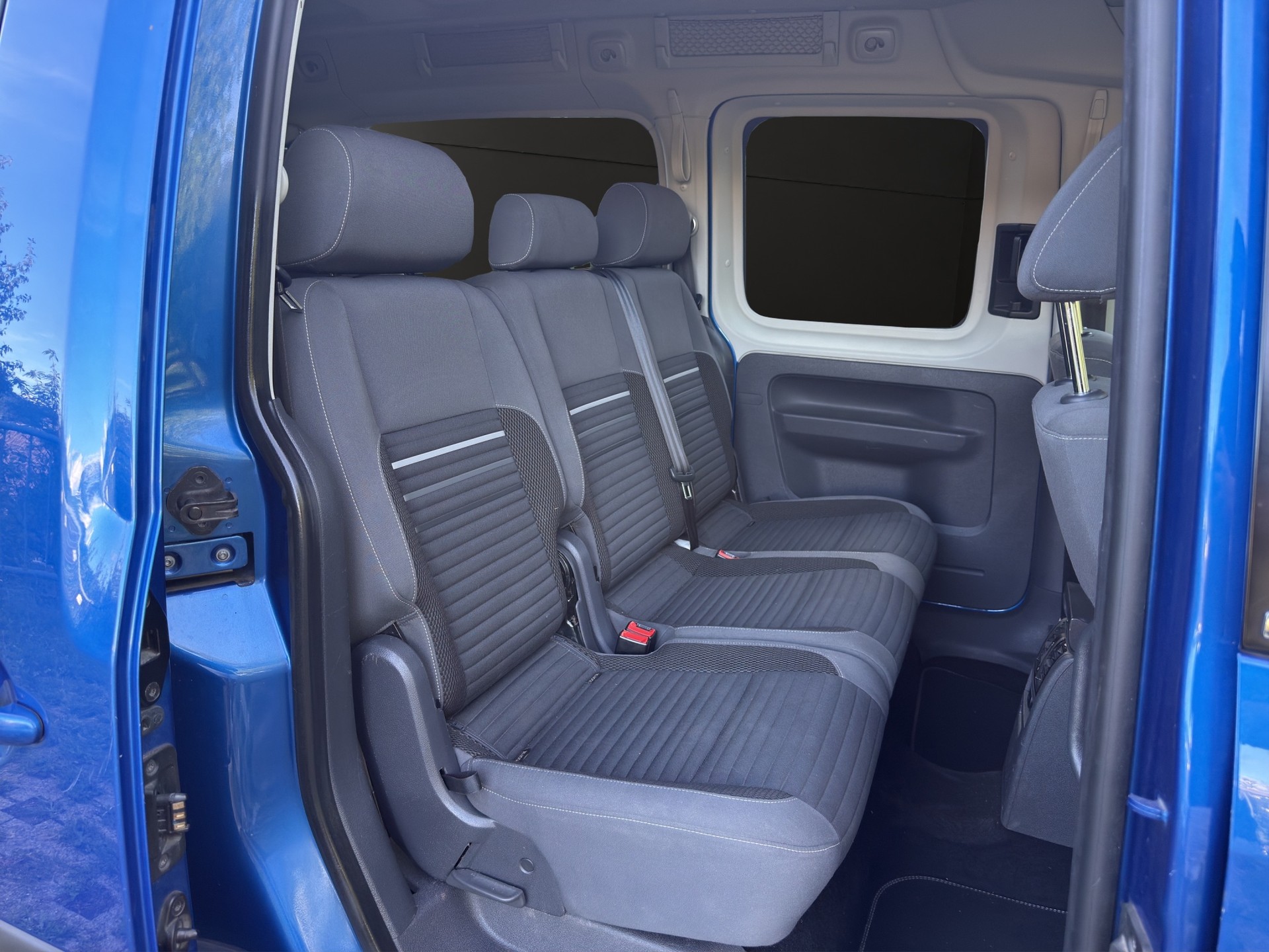 VW Caddy Maxi 1.6 TDI CR Blue Motion Family 7Plätzer-image-11