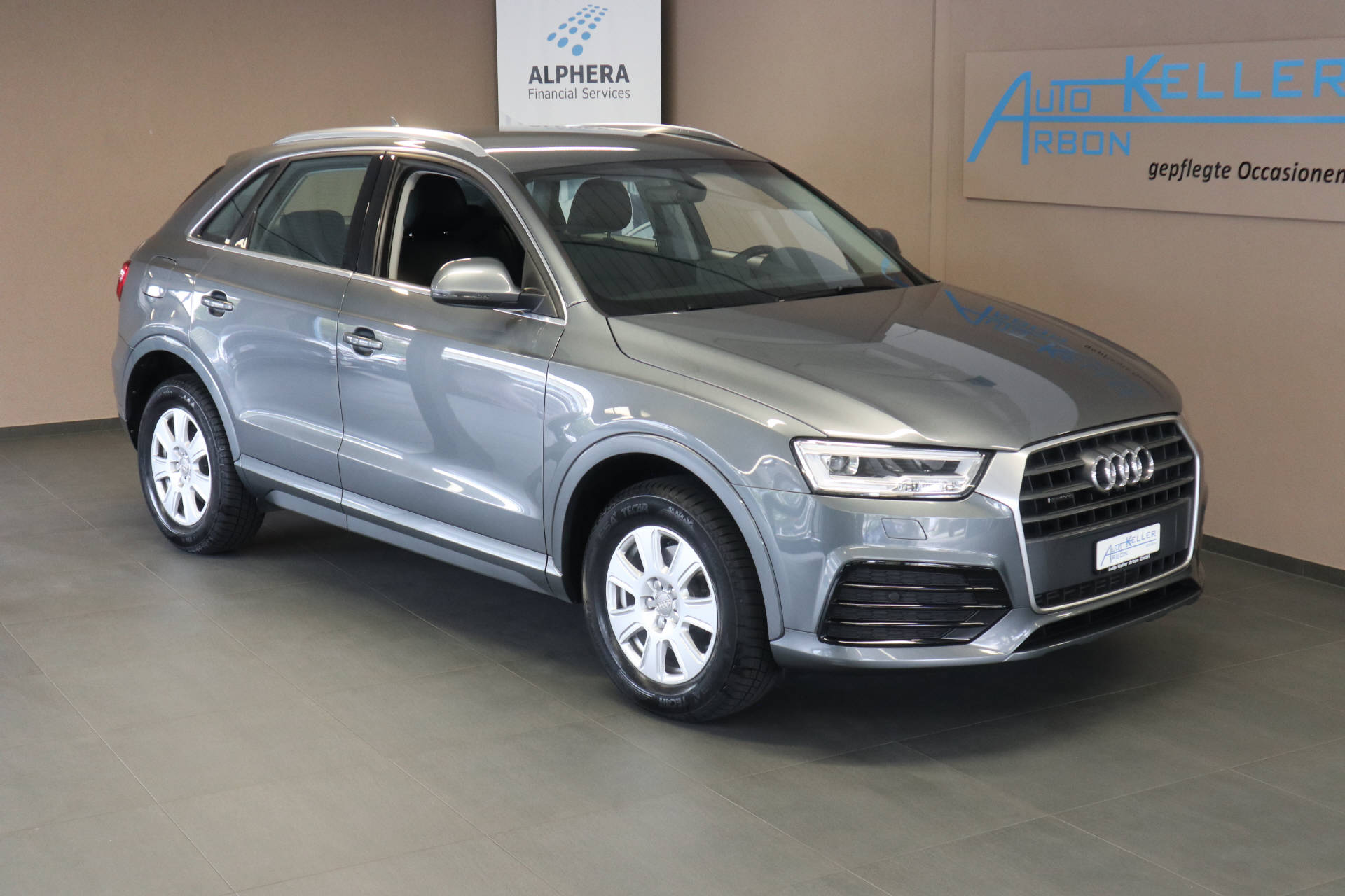 AUDI Q3 2.0 TFSI Design quattro S-Tr.-image-1