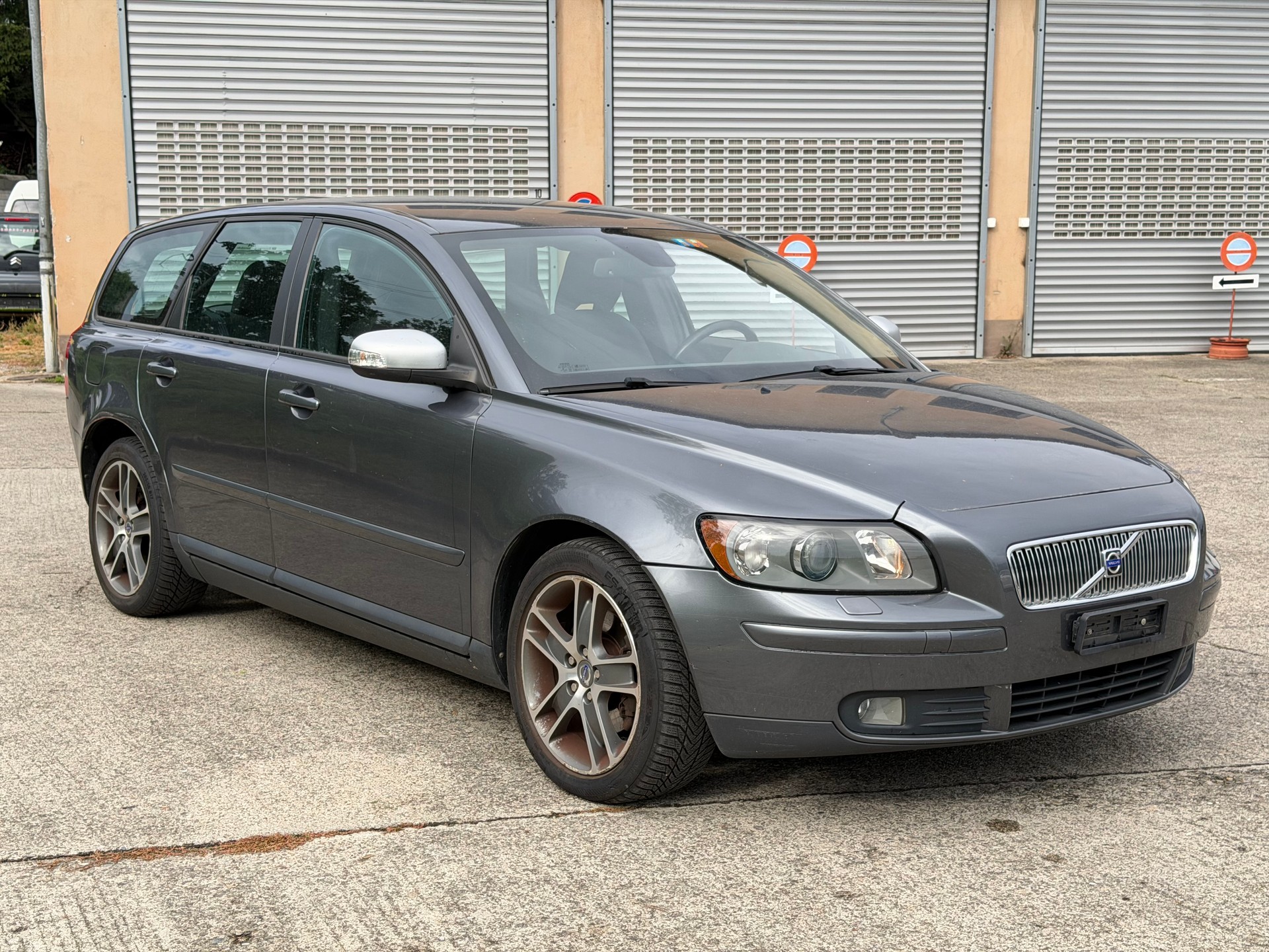 VOLVO V50 2.4 Stockholm-image-0