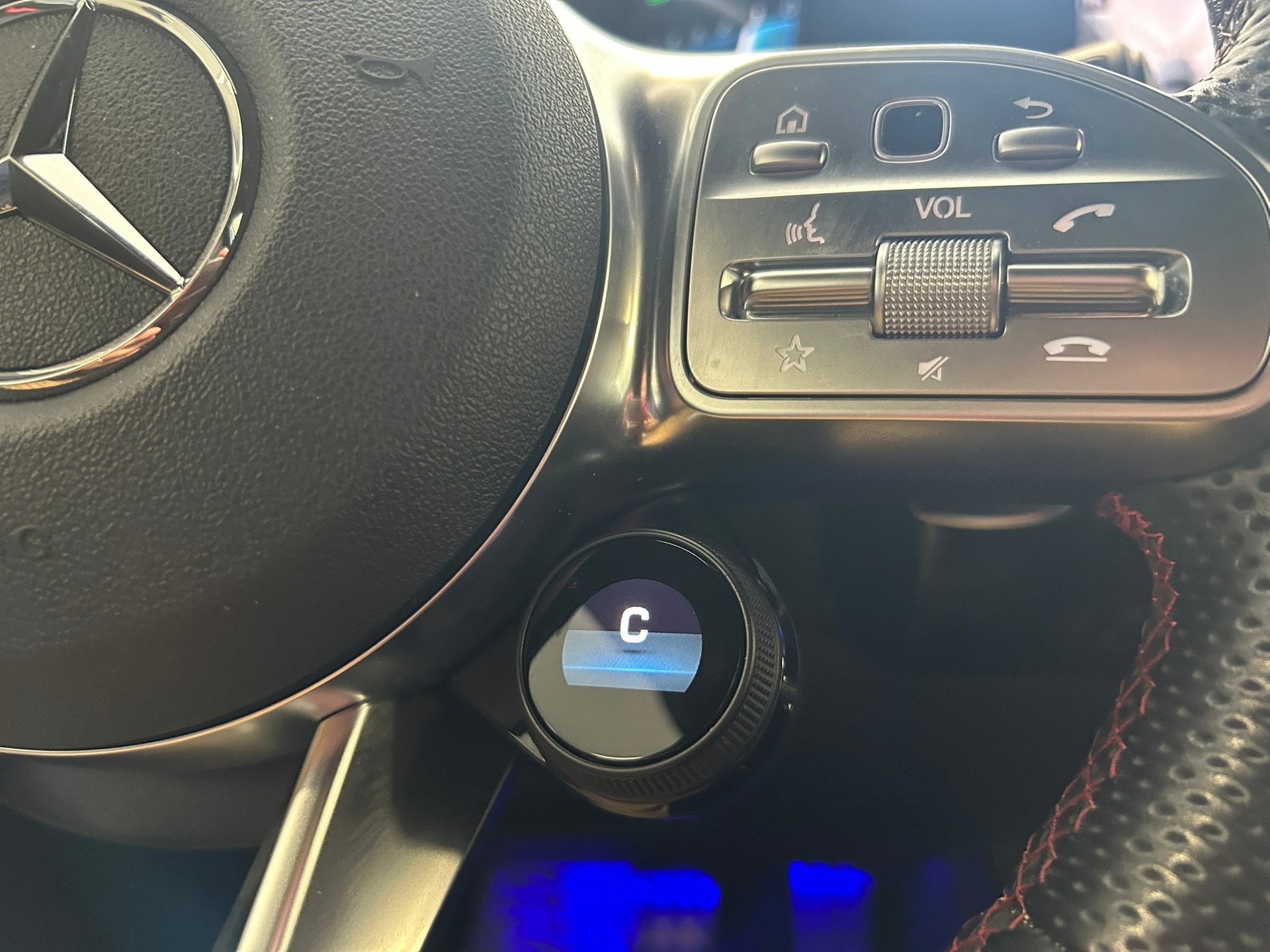 MERCEDES-BENZ A 35 AMG 4Matic Speedshift-image-15