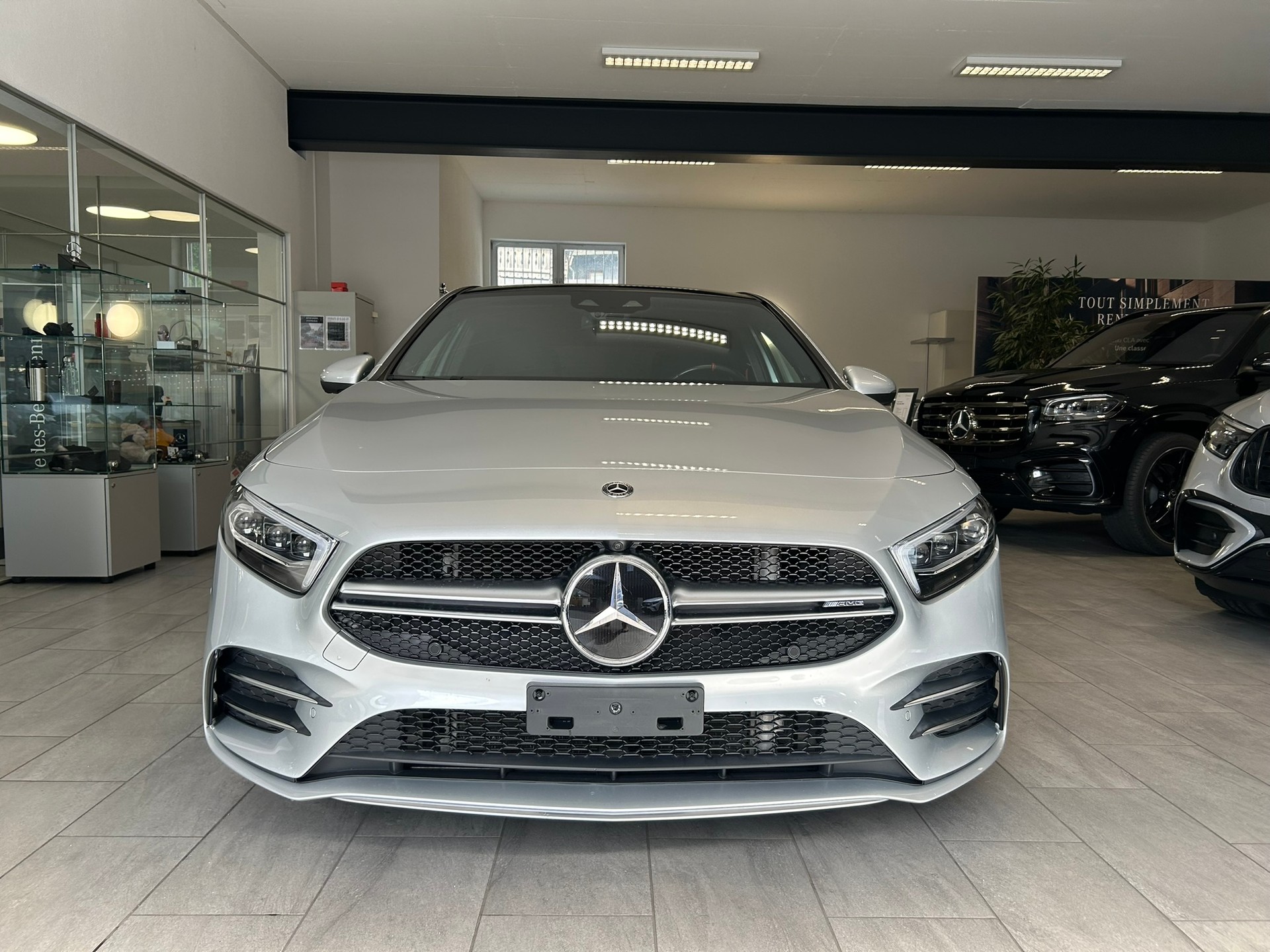 MERCEDES-BENZ A 35 AMG 4Matic Speedshift-image-1