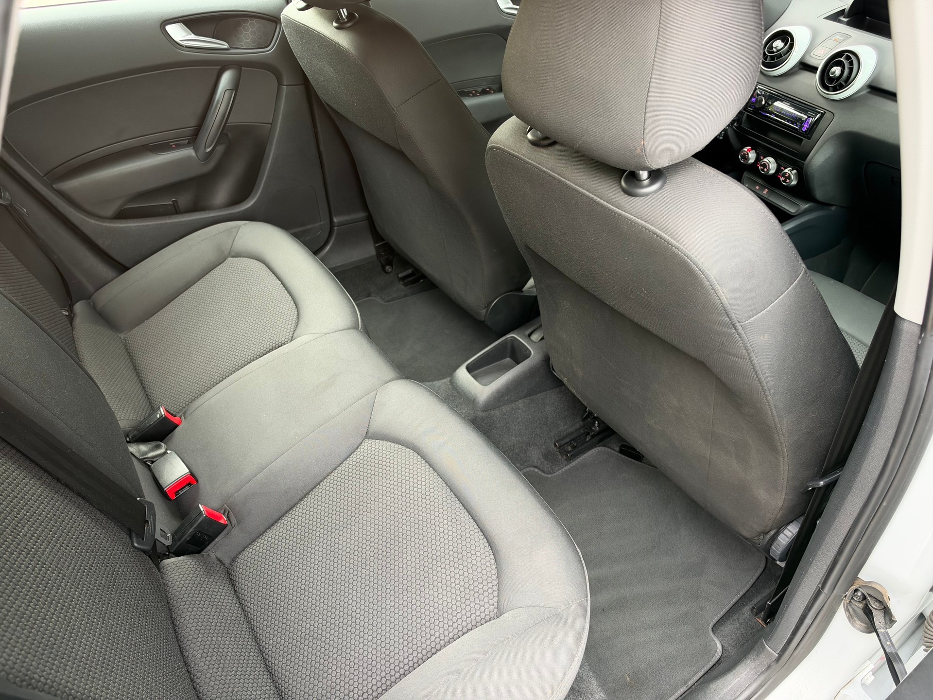 AUDI A1 Sportback S-Line 1.2 TFSI Ambition-image-11