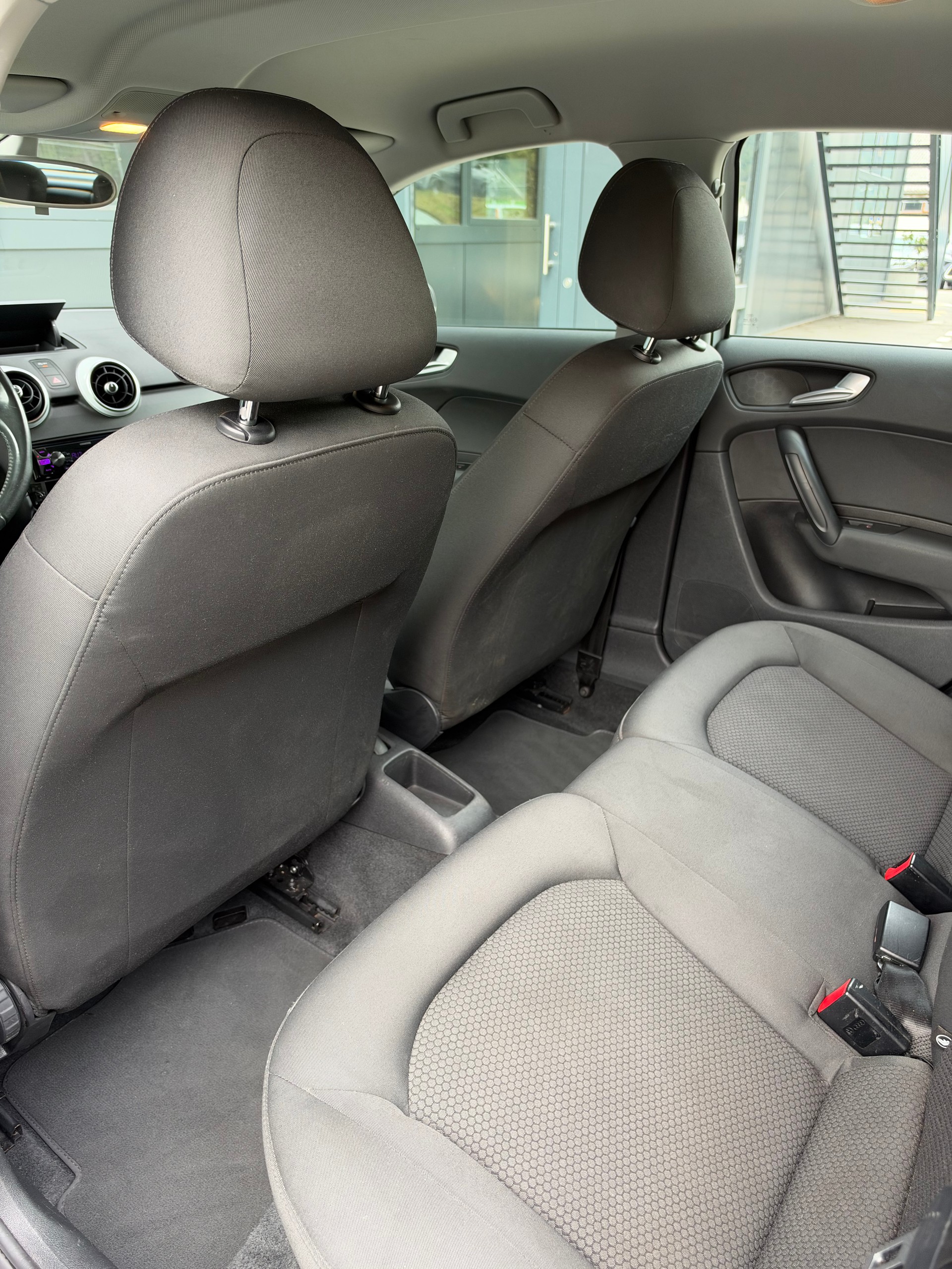 AUDI A1 Sportback S-Line 1.2 TFSI Ambition-image-10