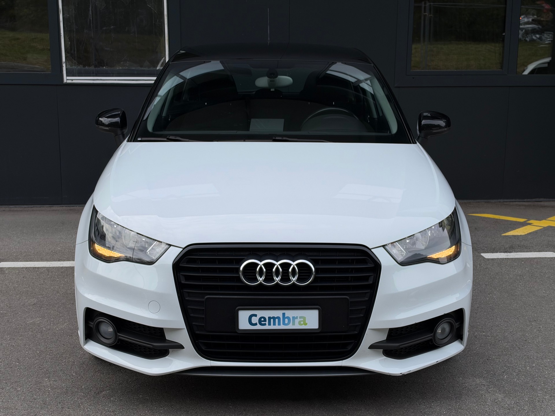 AUDI A1 Sportback S-Line 1.2 TFSI Ambition-image-2