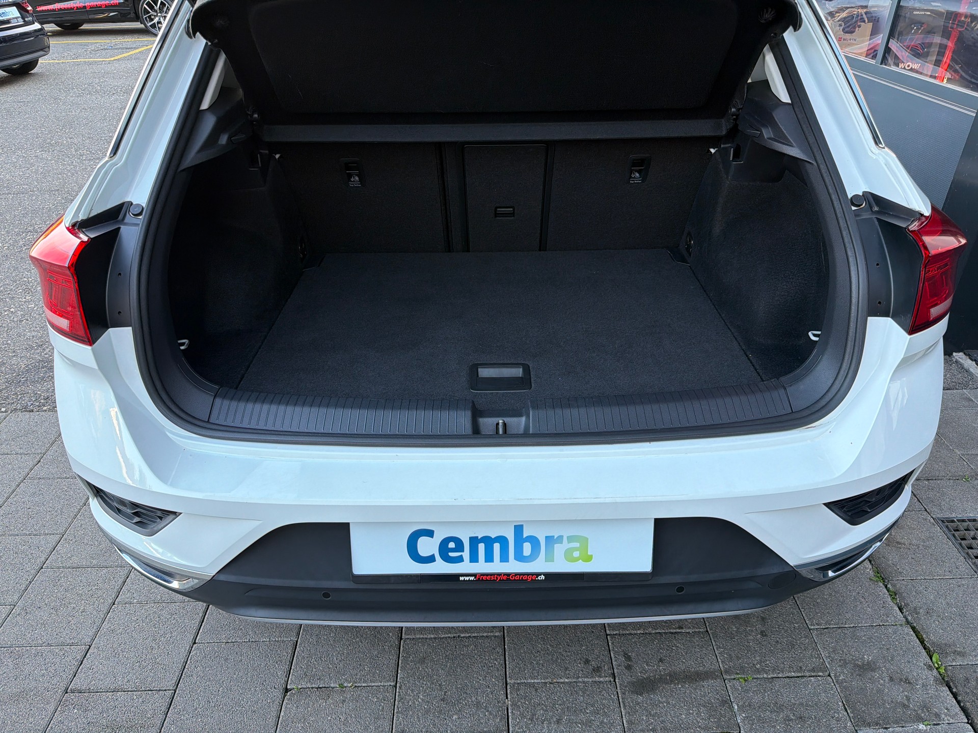 VW T-Roc 1.0 TSI Advance-image-5