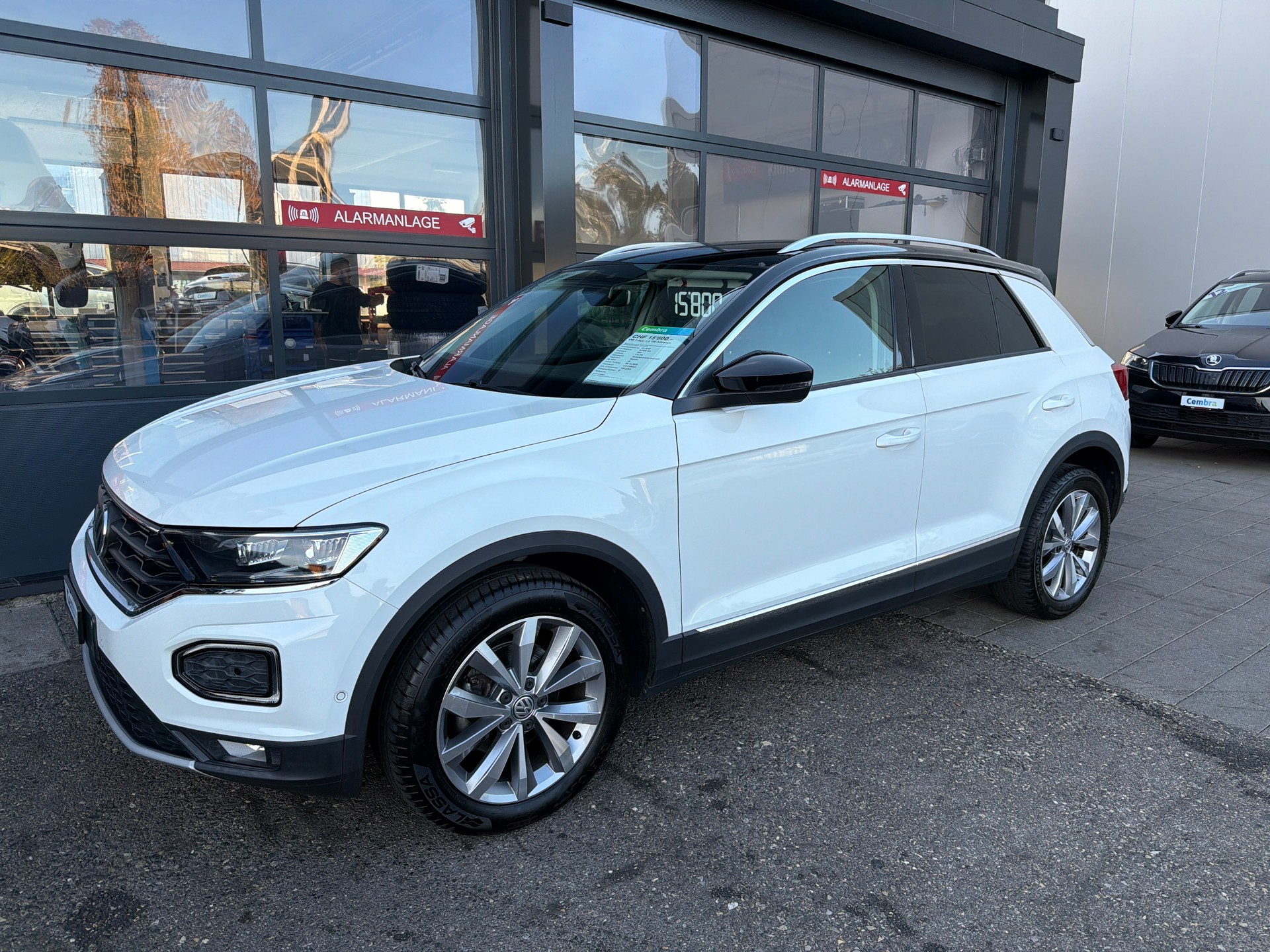 VW T-Roc 1.0 TSI Advance-image-1