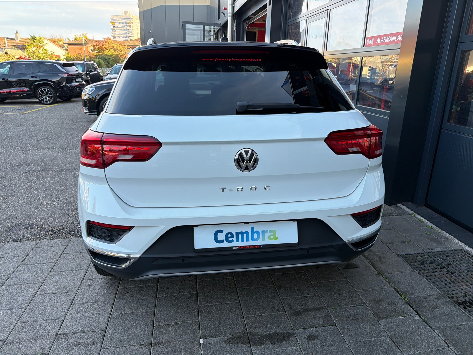 VW T-Roc 1.0 TSI Advance-image-4