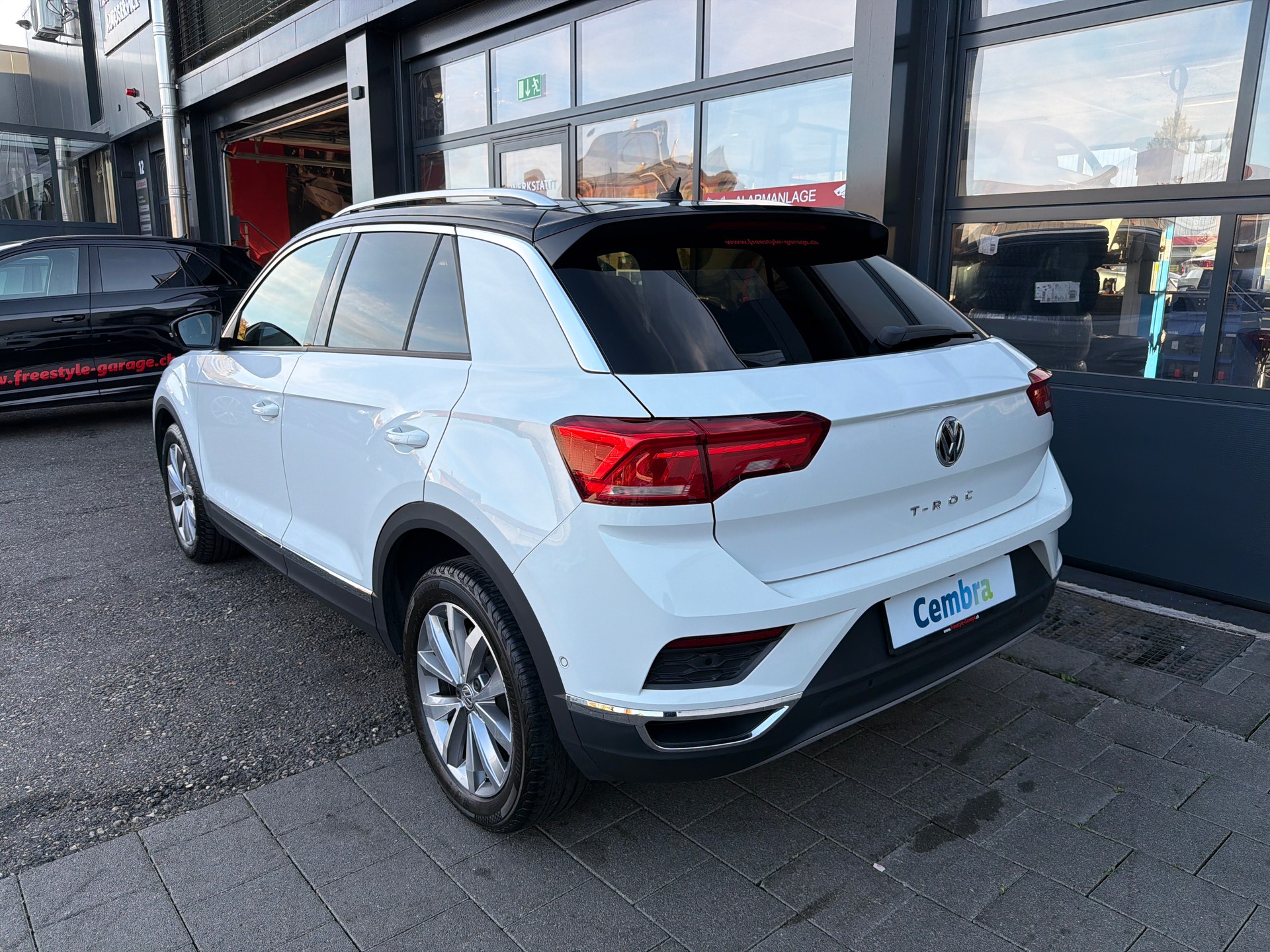 VW T-Roc 1.0 TSI Advance-image-3