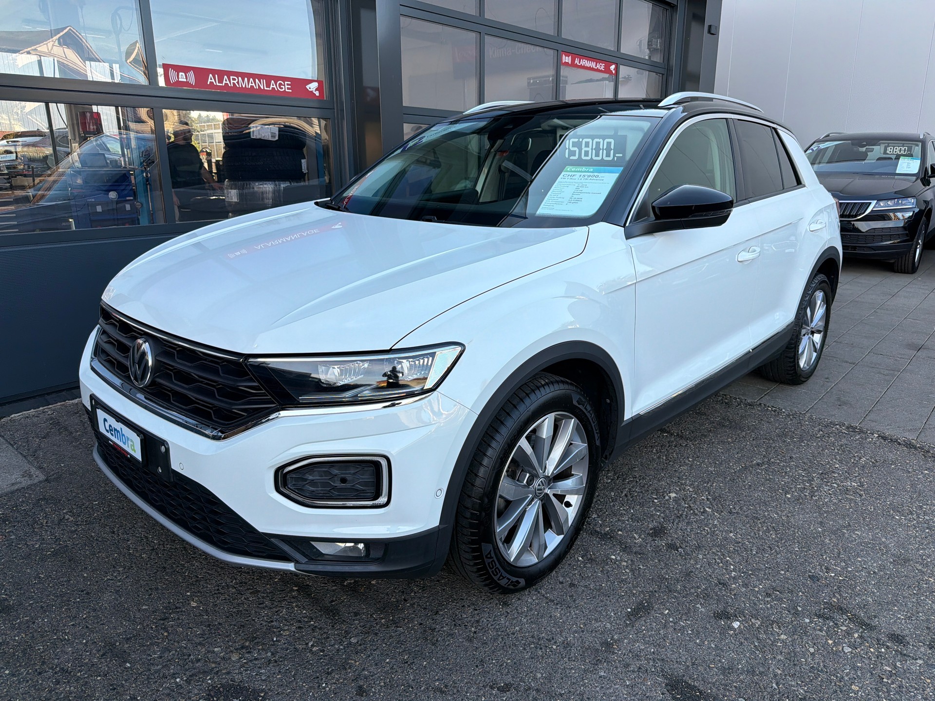 VW T-Roc 1.0 TSI Advance-image-0
