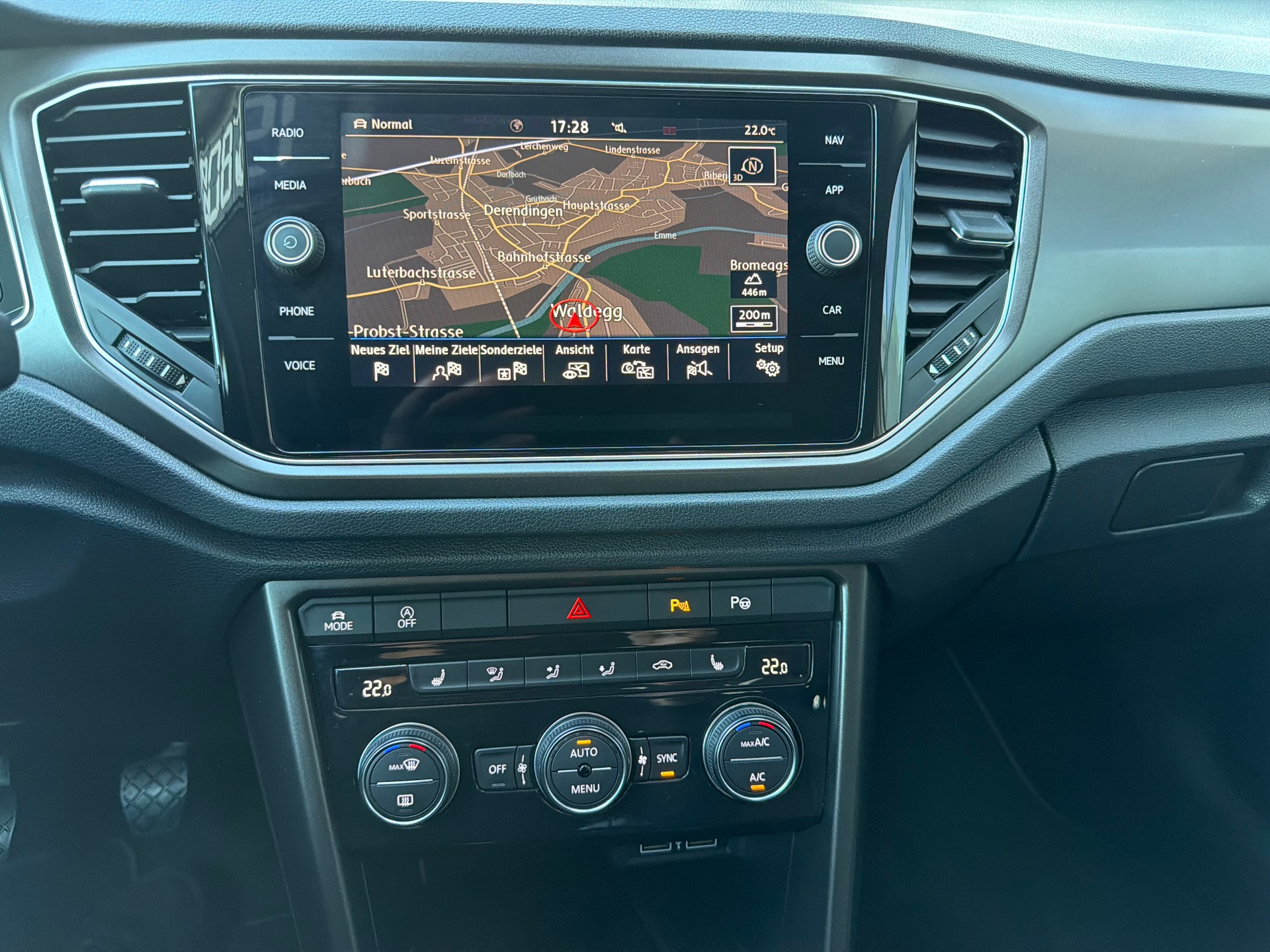 VW T-Roc 1.0 TSI Advance-image-11