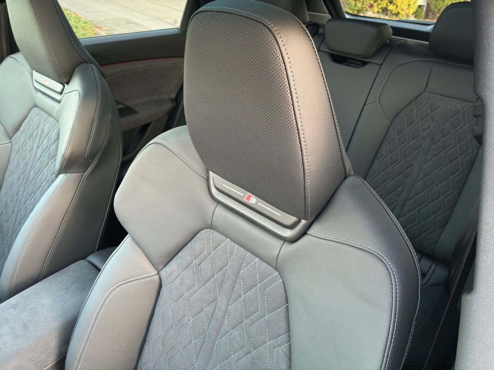 AUDI Q6 e-tron quattro-image-13