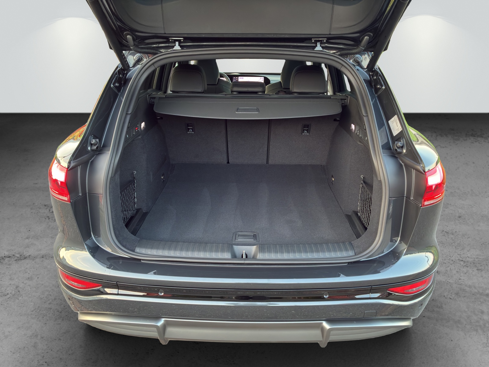 AUDI Q6 e-tron quattro-image-9