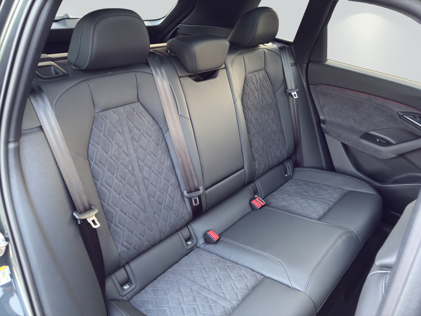 AUDI Q6 e-tron quattro-image-8