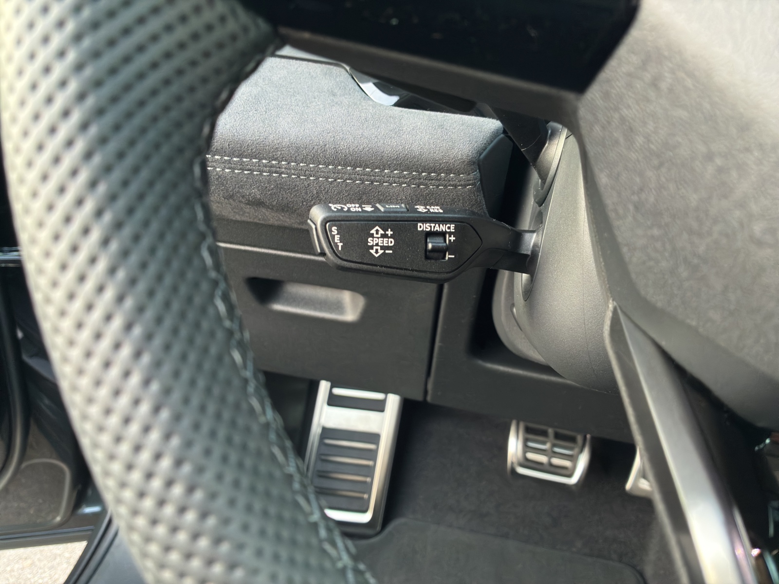 AUDI Q6 e-tron quattro-image-16