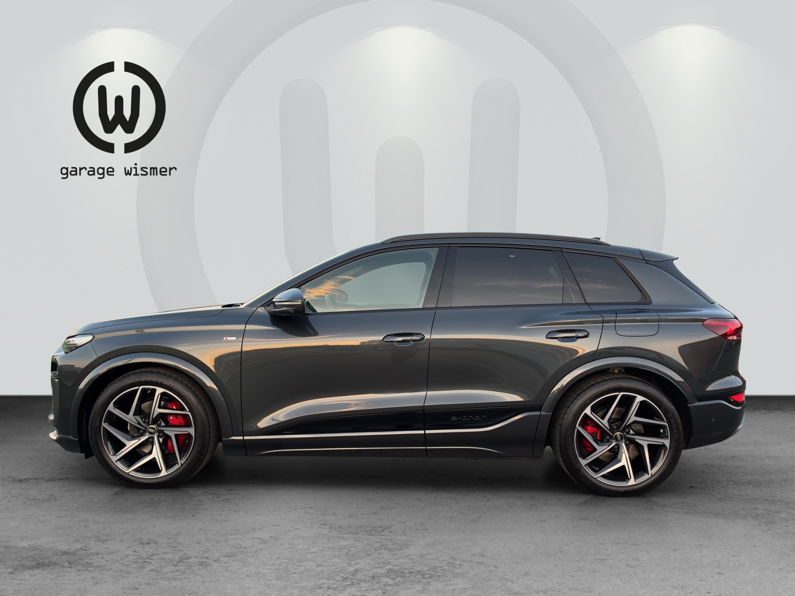 AUDI Q6 e-tron quattro-showroom-element-1