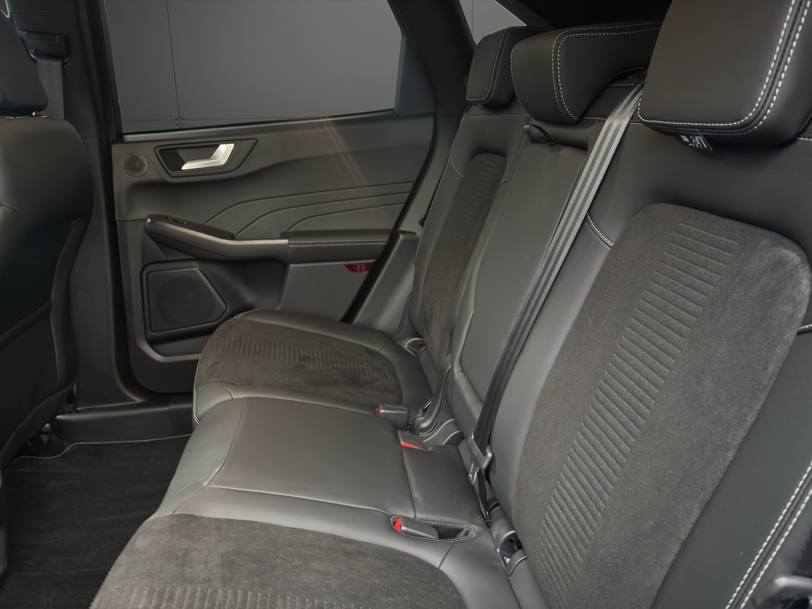 FORD Kuga 2.5 FHEV Active X 4WD-image-11
