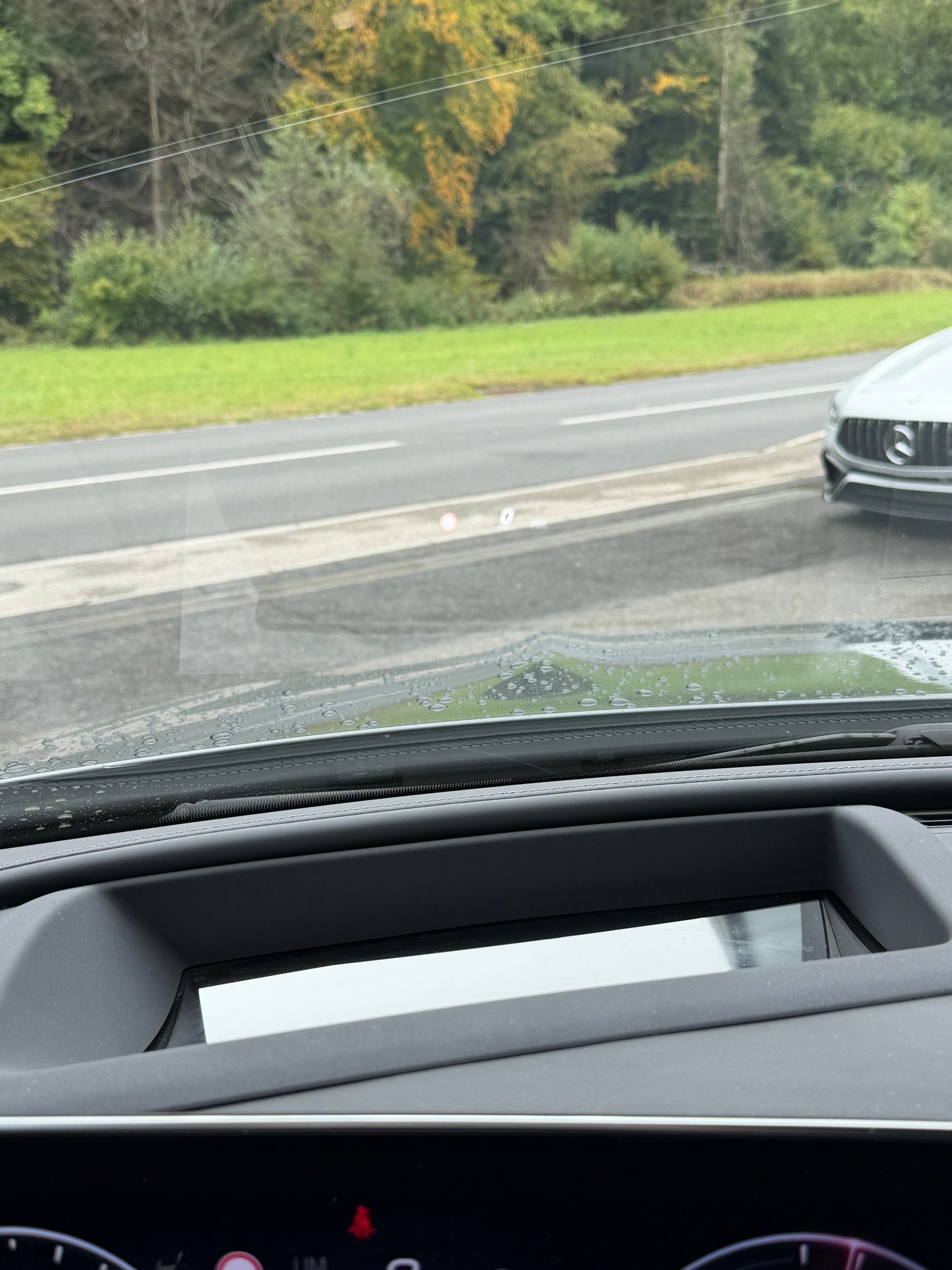 MERCEDES-BENZ C 400e 4Matic AMG Line-image-13