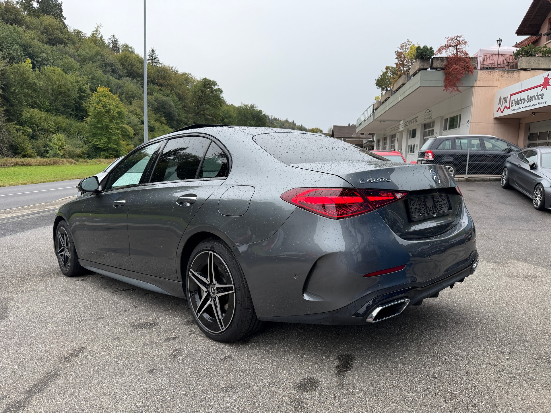 MERCEDES-BENZ C 400e 4Matic AMG Line-image-4