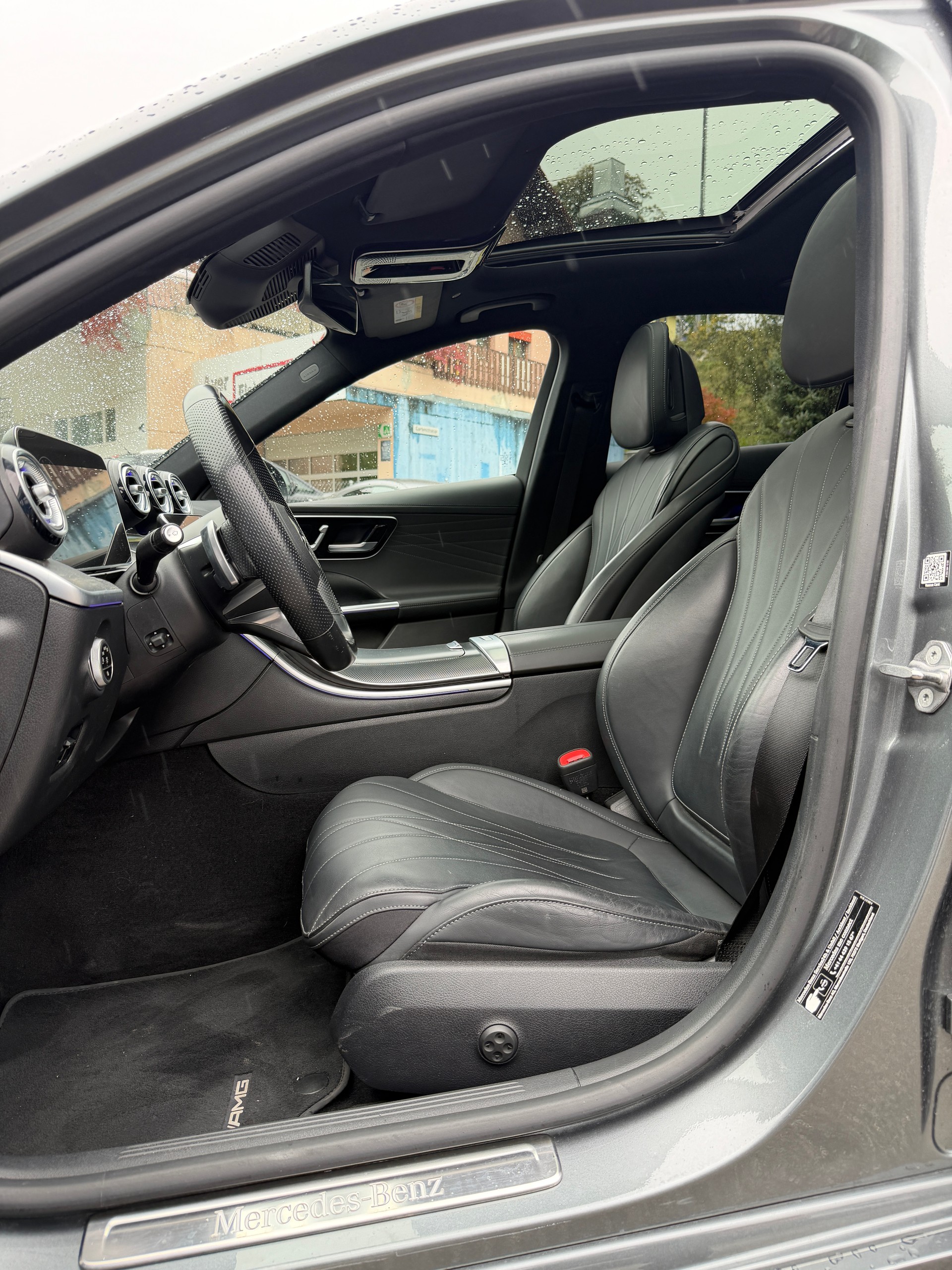 MERCEDES-BENZ C 400e 4Matic AMG Line-image-7