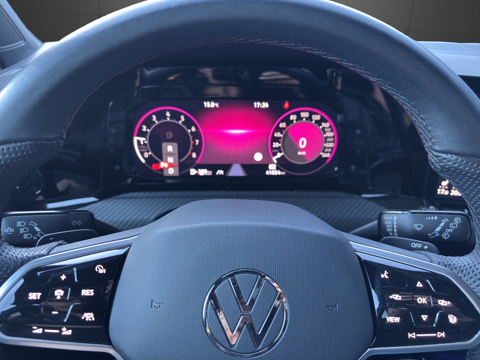 VW Golf Variant 1.5 eTSI mHEV R-Line-image-6