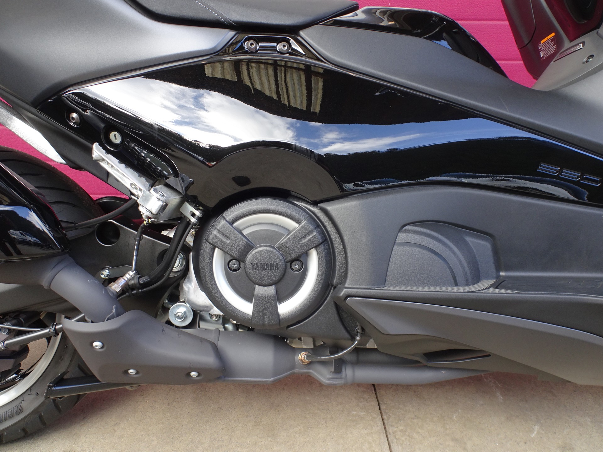 YAMAHA T-MAX Tech-Max XP 560-image-8