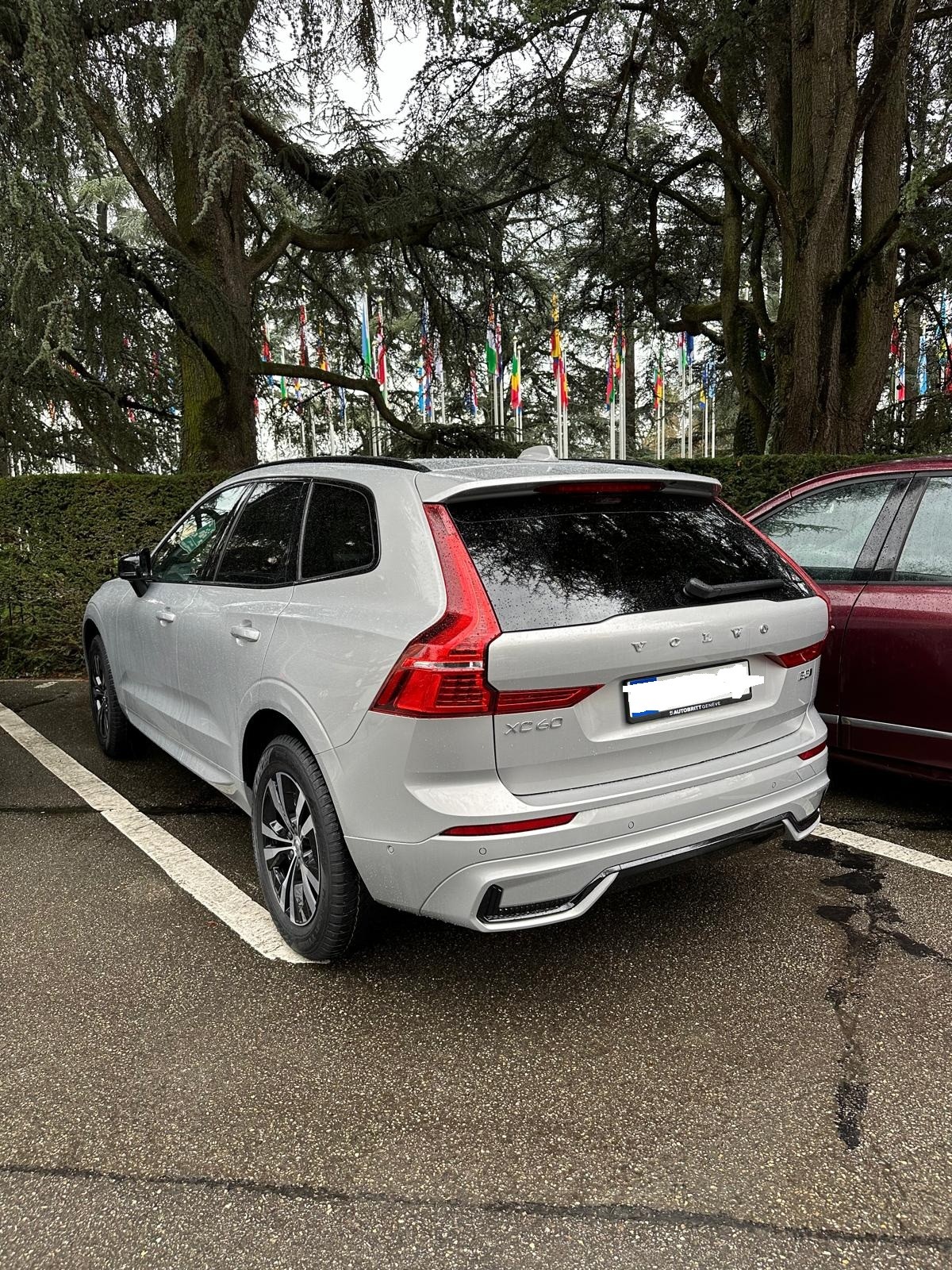 VOLVO 2.0 B5 MH Plus Dark AWD-image-1