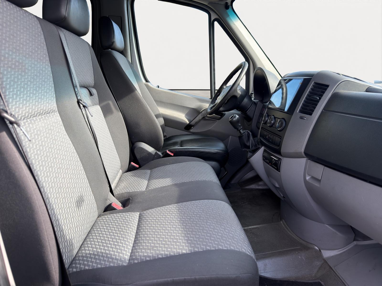 VW Crafter 35 2.0 TDI CR-image-12