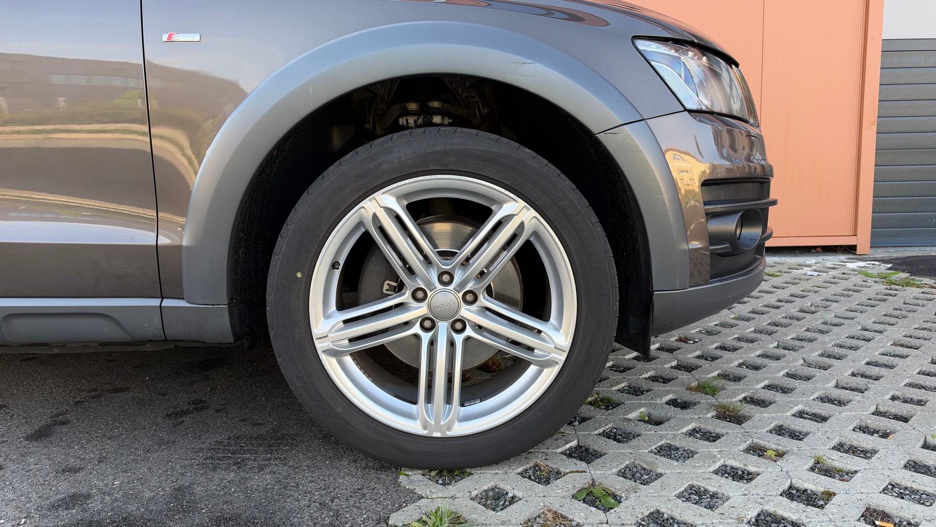 AUDI Q5 3.2 FSI quattro "* CH Auto * Toit Ouvrant * Camera recul * Son Bang&Olufsen * Sièges Electriques/Chauffants *"-image-4