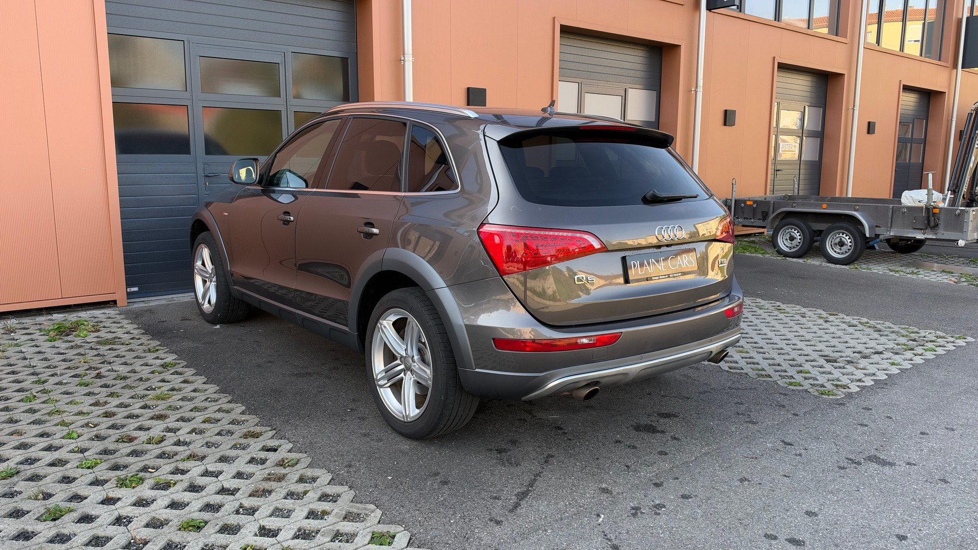 AUDI Q5 3.2 FSI quattro "* CH Auto * Toit Ouvrant * Camera recul * Son Bang&Olufsen * Sièges Electriques/Chauffants *"-image-9