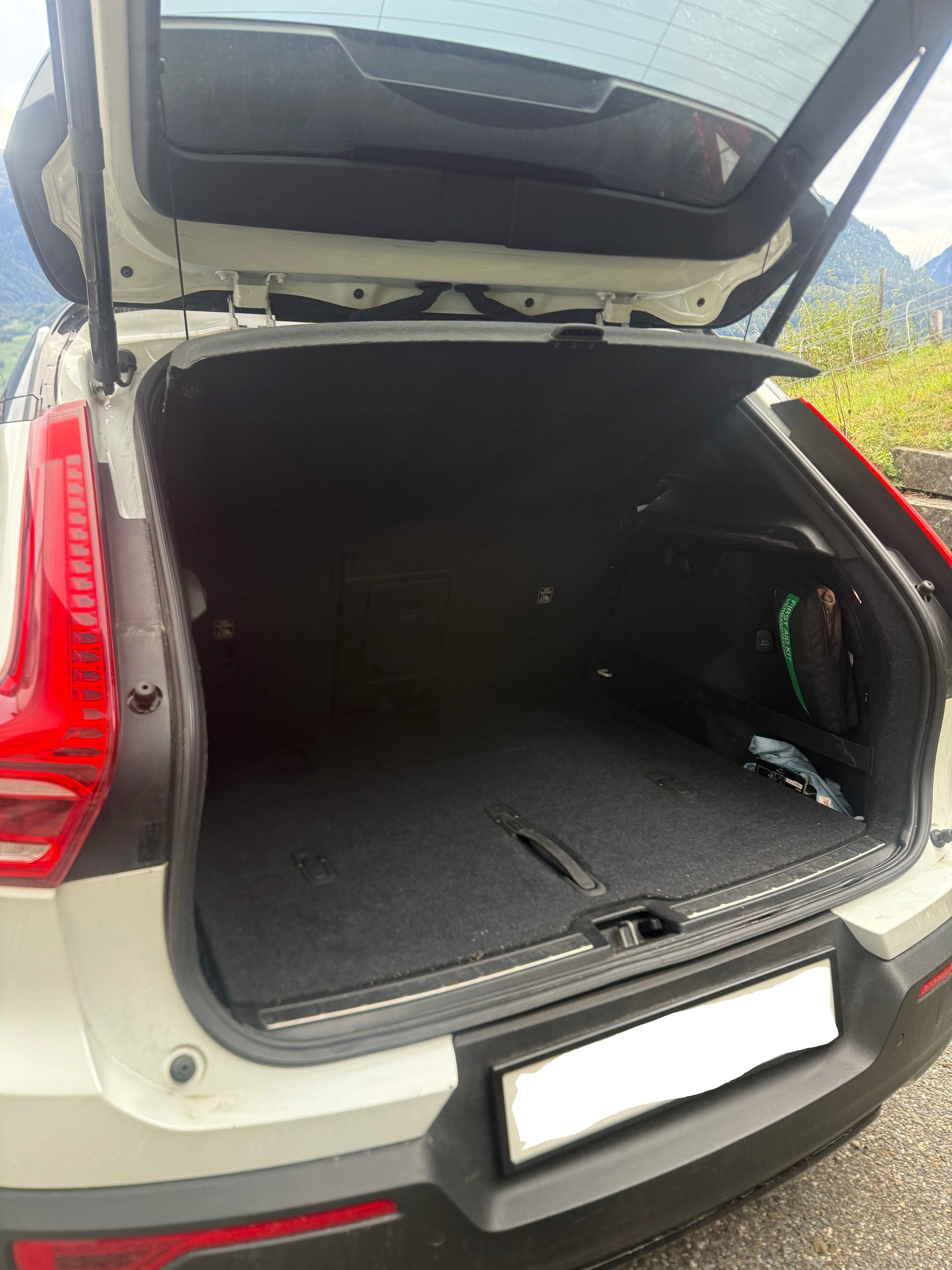 VOLVO 2.0 D4 R-Design AWD-image-9