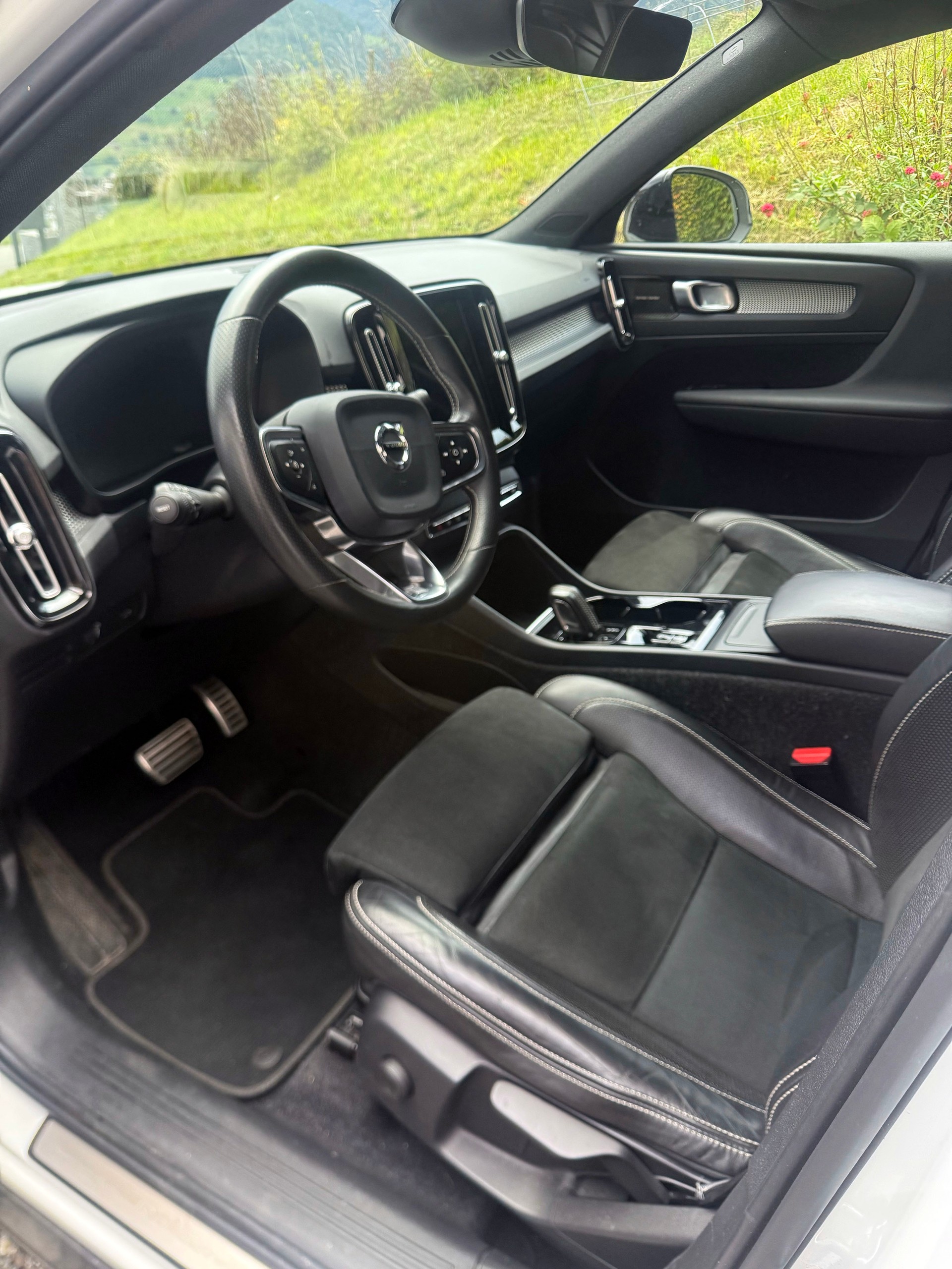VOLVO 2.0 D4 R-Design AWD-image-5