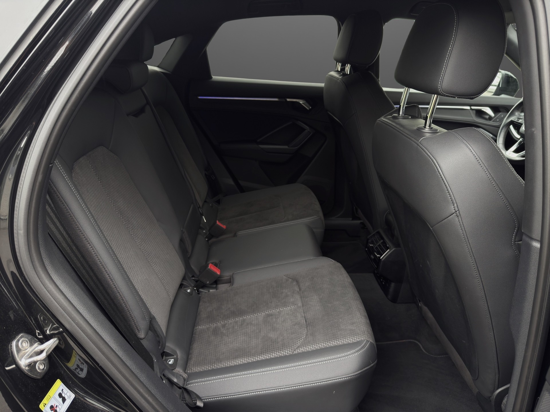 AUDI Q3 Sportback 35 TFSI S line Attraction S-tronic-image-8