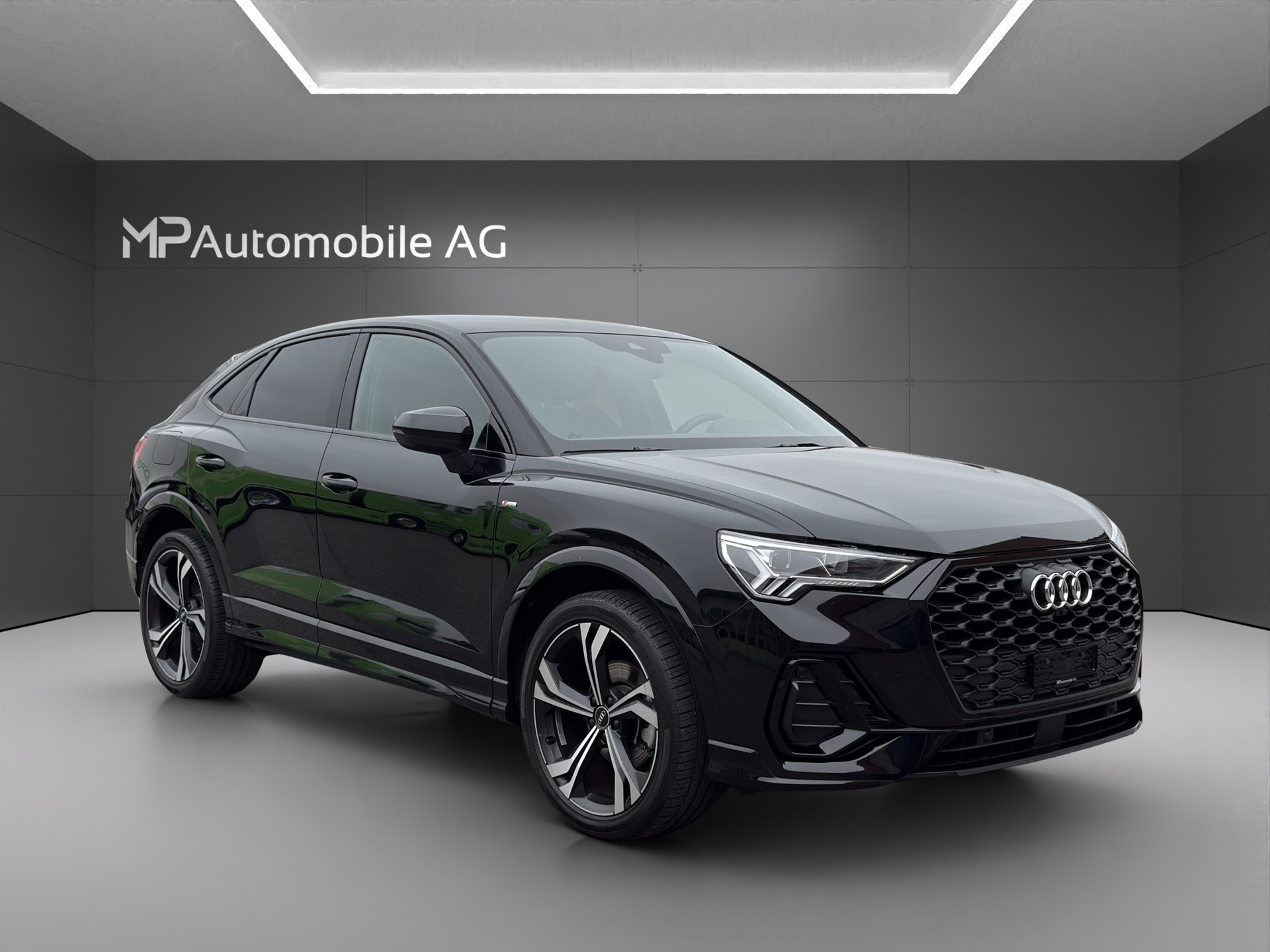 AUDI Q3 Sportback 35 TFSI S line Attraction S-tronic-image-1