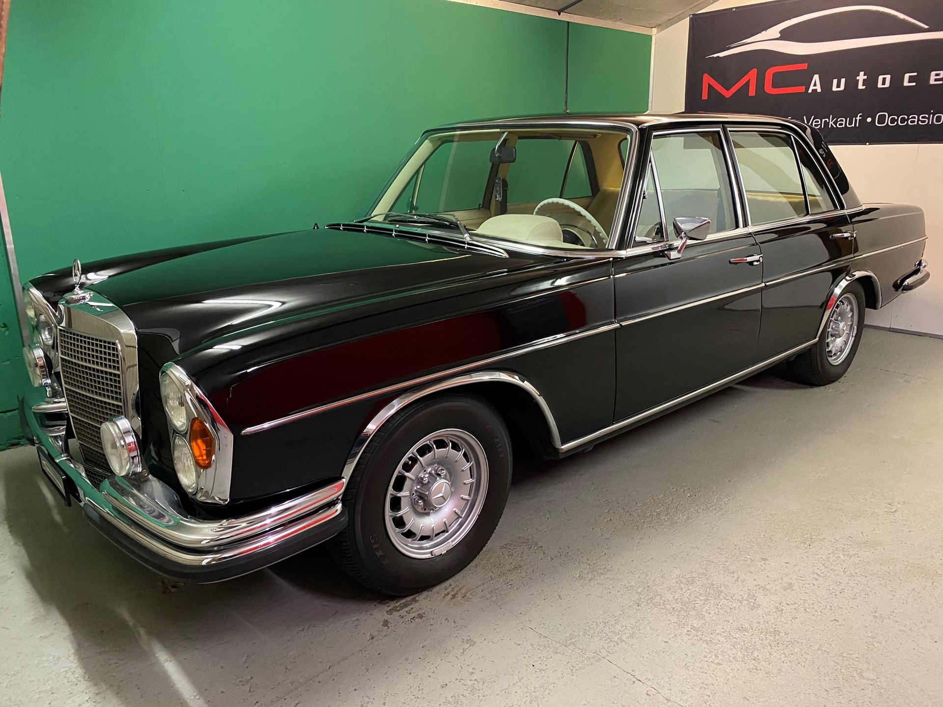 MERCEDES-BENZ 280 SE Automatic-image-1