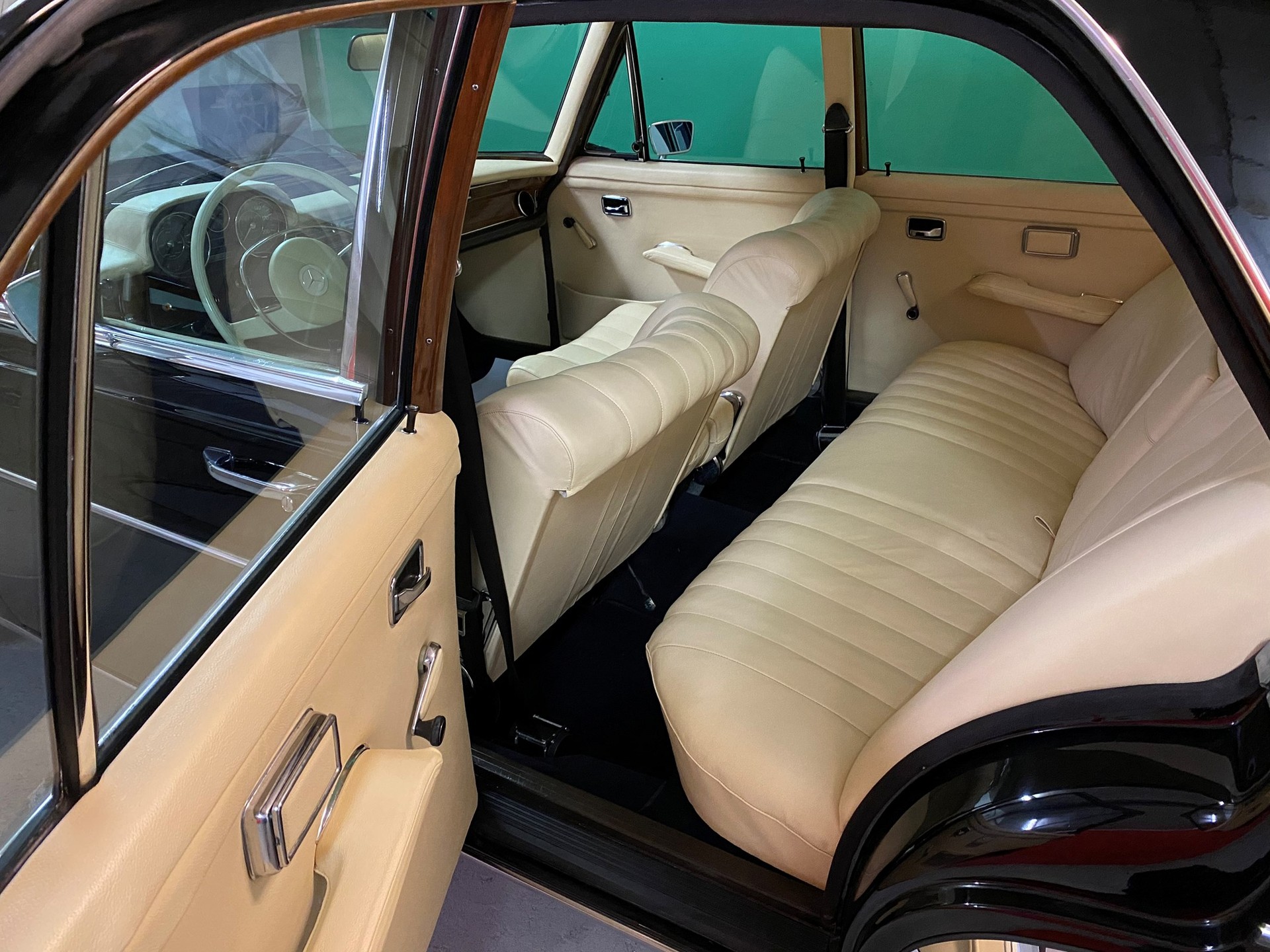 MERCEDES-BENZ 280 SE Automatic-image-13