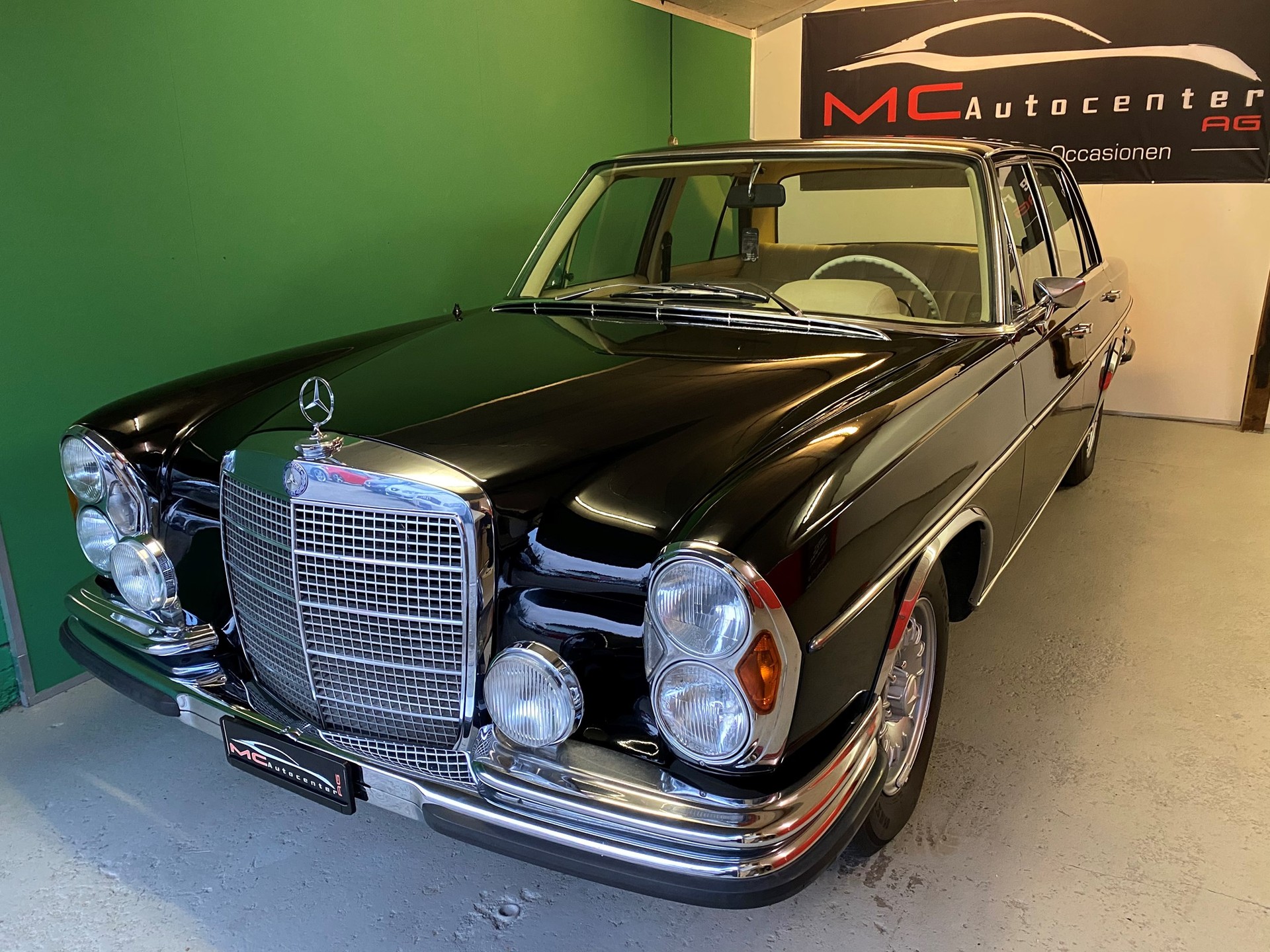 MERCEDES-BENZ 280 SE Automatic-image-2