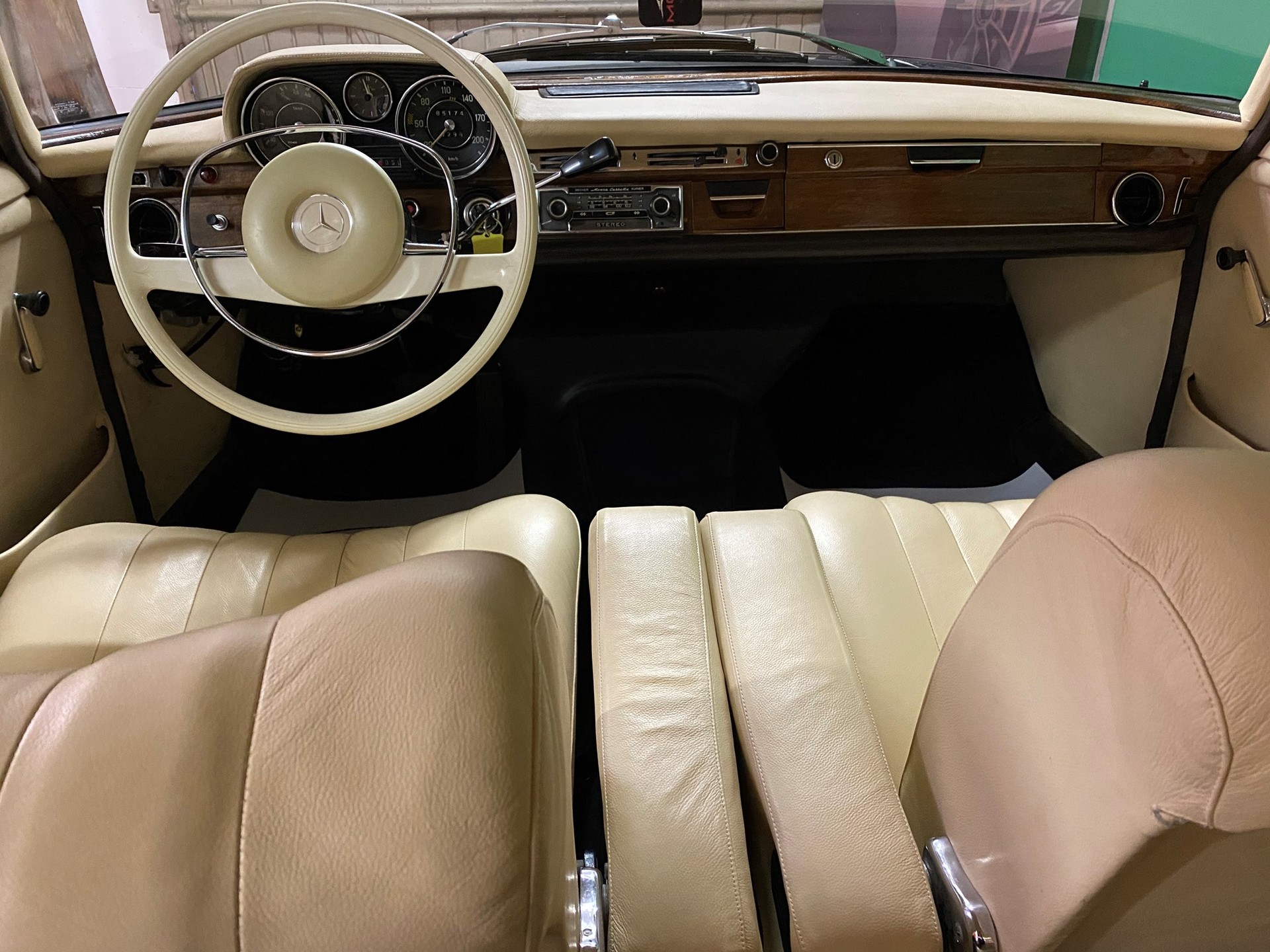 MERCEDES-BENZ 280 SE Automatic-image-10