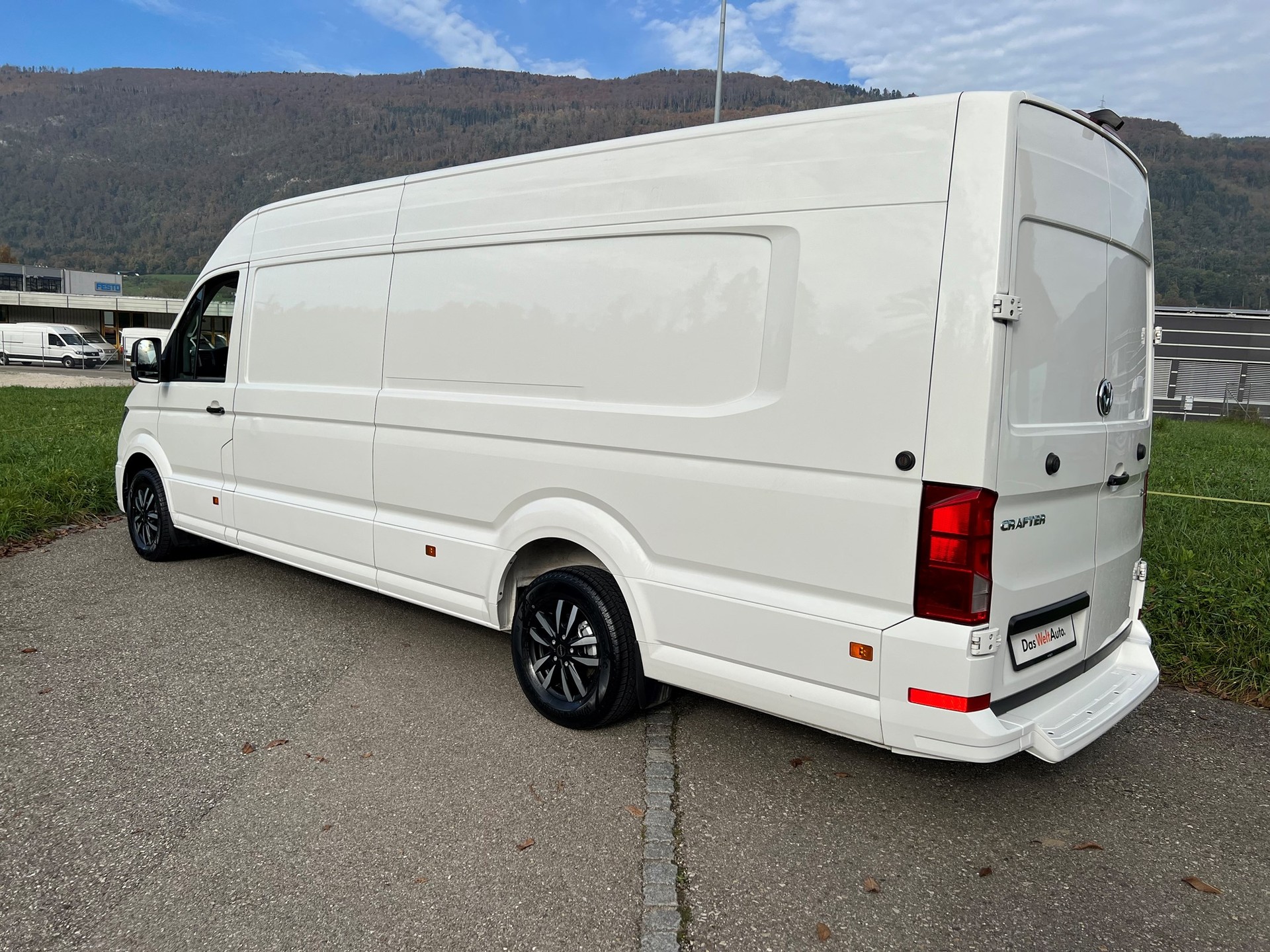 VW CRAFTER "EXTRA LANG 7.4 METER L5" !! FÜR CAMPERAUSBAU !! AUTOMAT !!-image-2