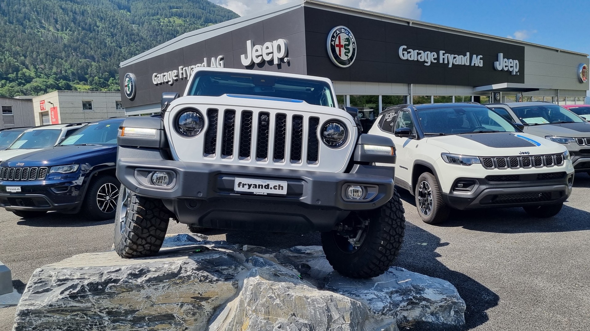 JEEP Wrangler 2.0 PHEV Unlimited Rubicon Automatic-image-12