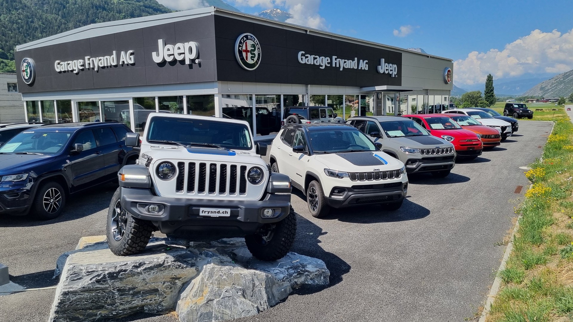 JEEP Wrangler 2.0 PHEV Unlimited Rubicon Automatic-image-13