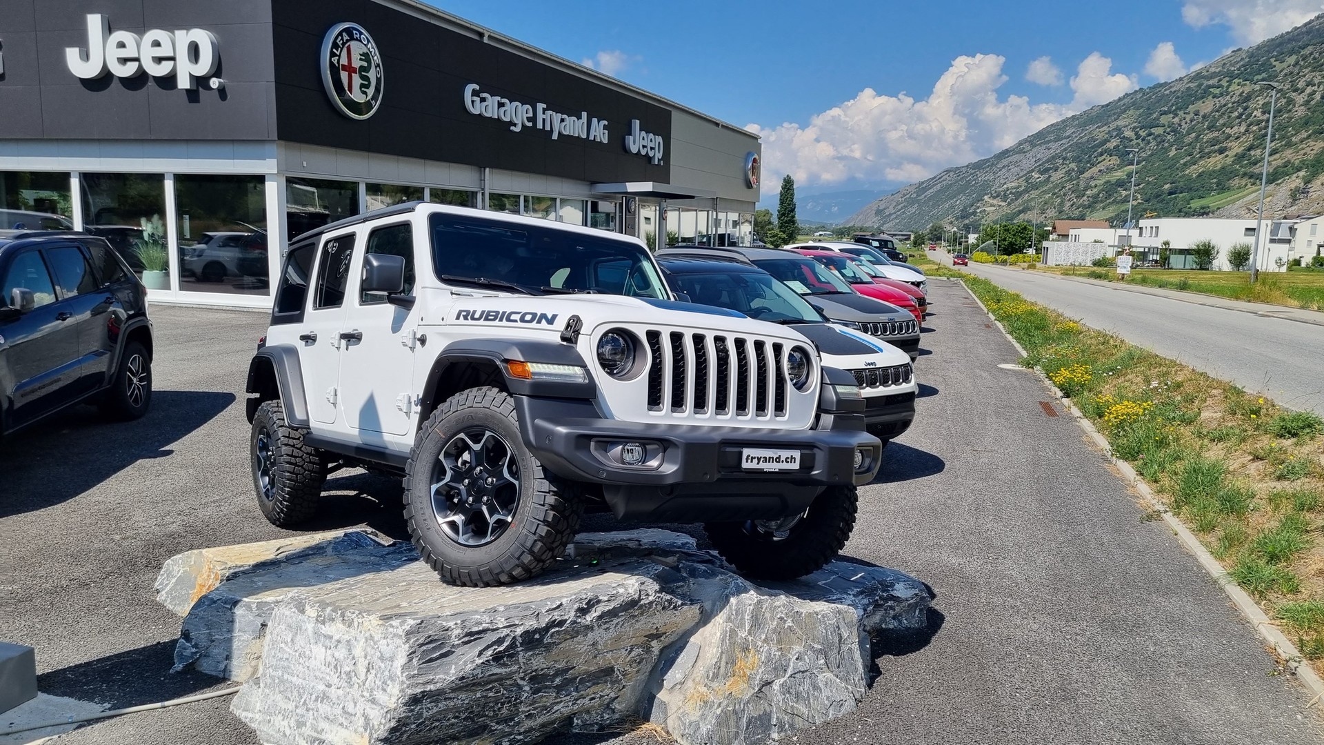 JEEP Wrangler 2.0 PHEV Unlimited Rubicon Automatic-image-14