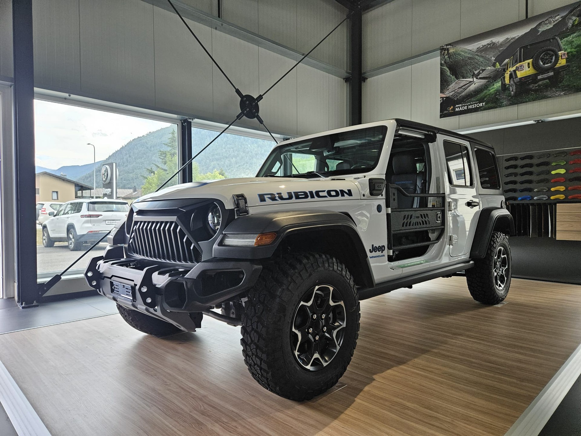 JEEP Wrangler 2.0 PHEV Unlimited Rubicon Automatic-image-2