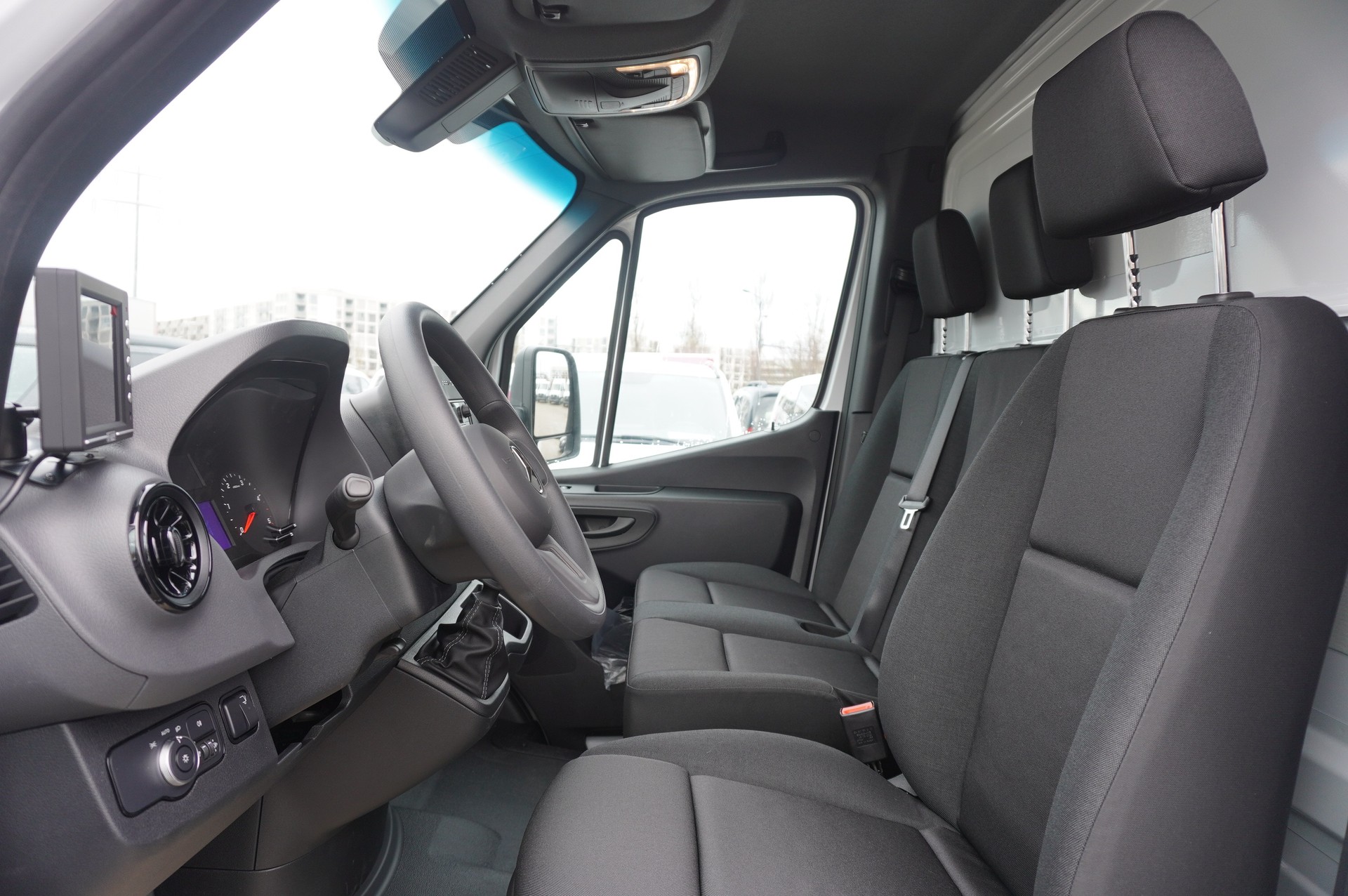 MERCEDES-BENZ Sprinter 317 CDI Lang Kofferaufbau mit Hebebühne-image-5