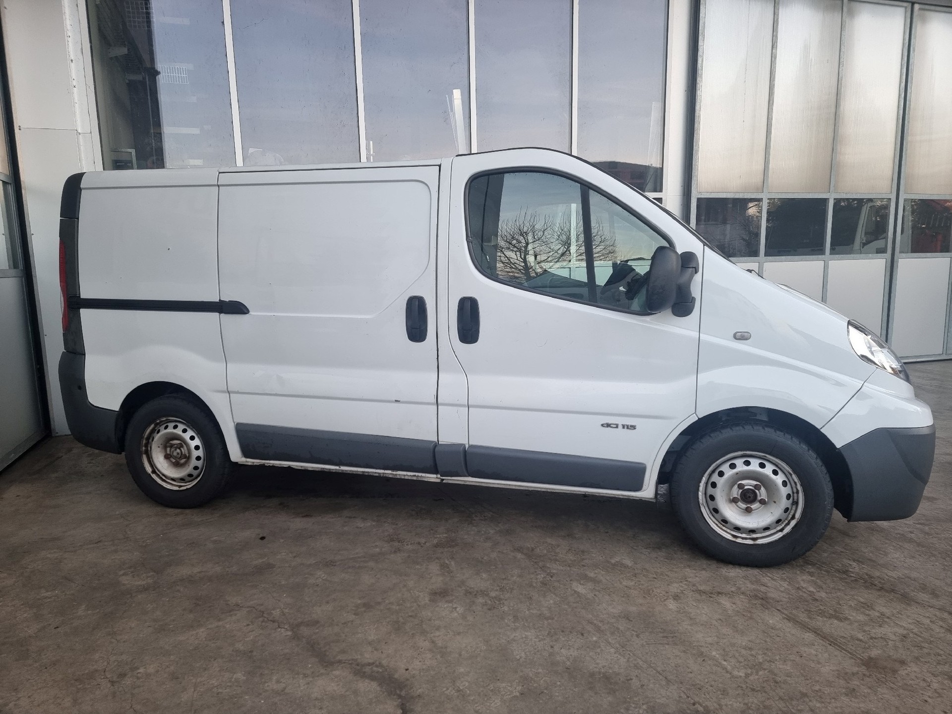RENAULT Trafic 2.0 dCi 115 2.9t L1H1-image-3