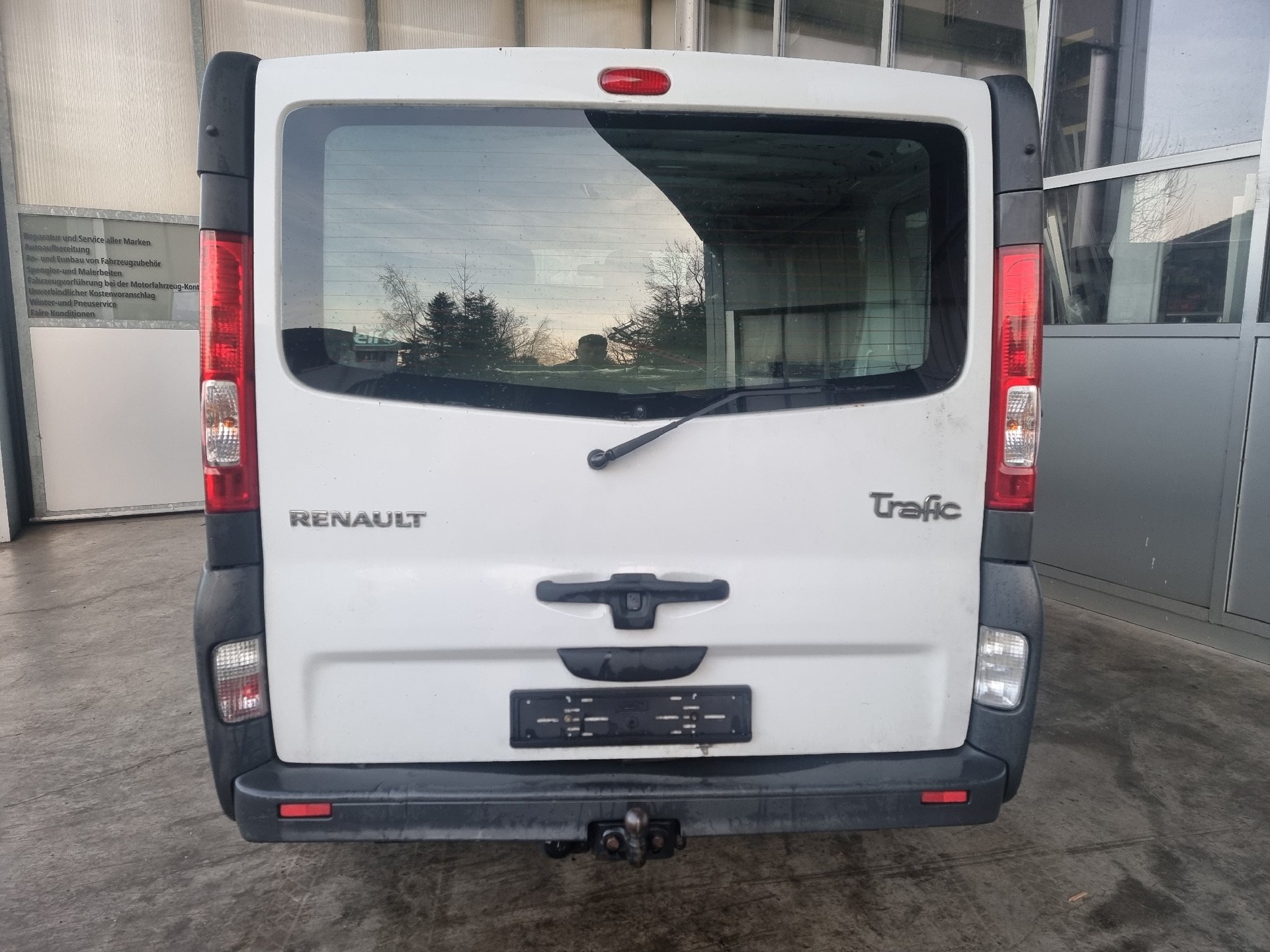 RENAULT Trafic 2.0 dCi 115 2.9t L1H1-image-4