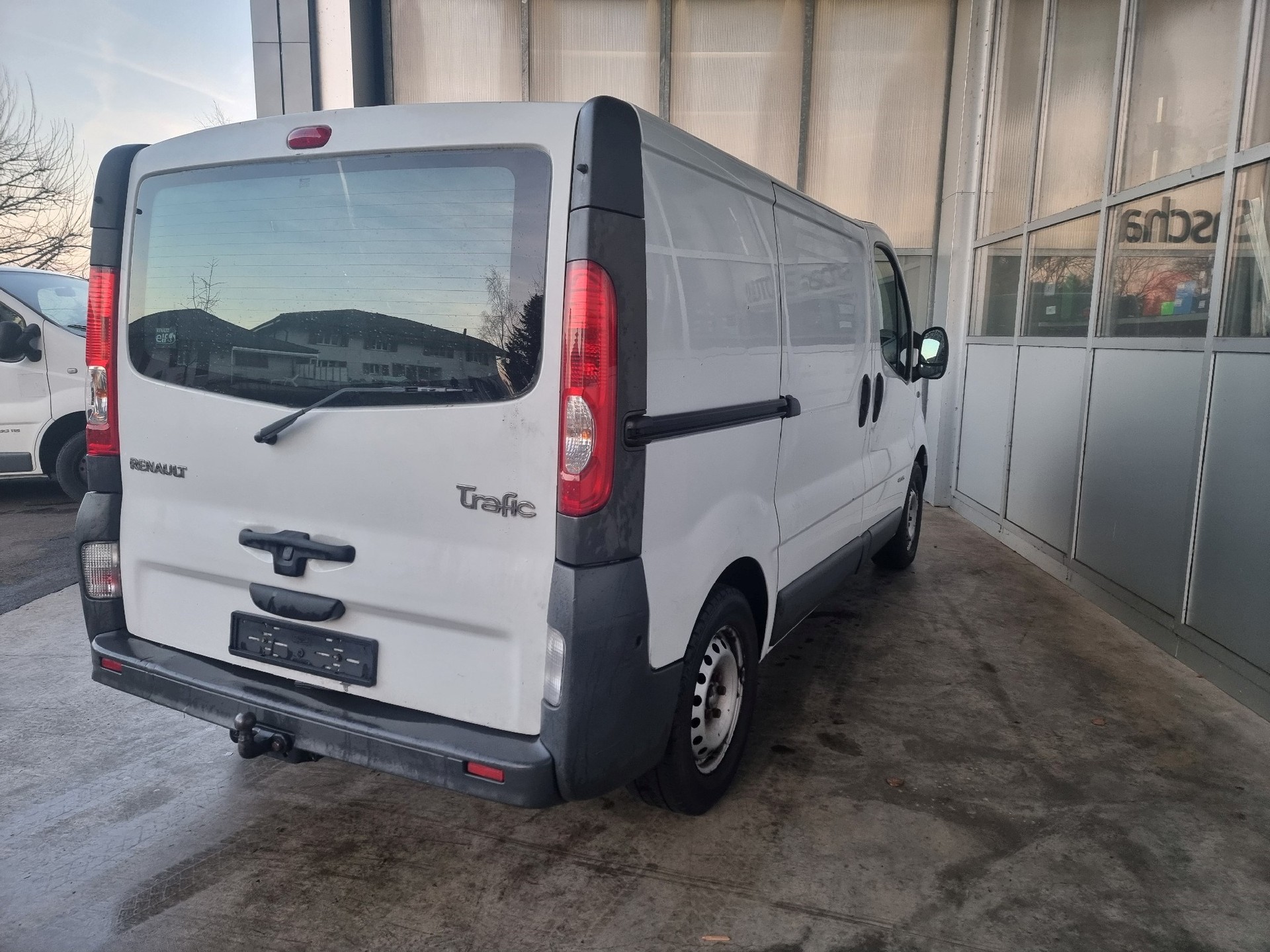 RENAULT Trafic 2.0 dCi 115 2.9t L1H1-image-5