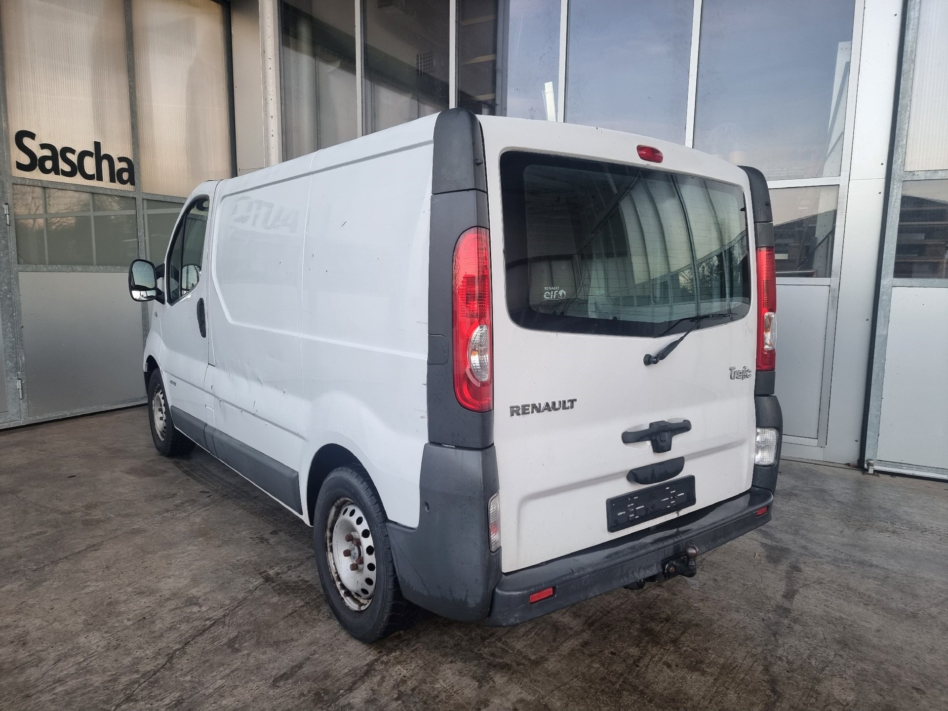 RENAULT Trafic 2.0 dCi 115 2.9t L1H1-image-7